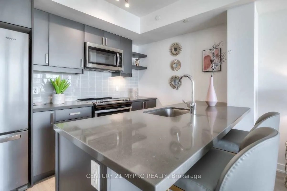 50 Wellesley Street E, #3903