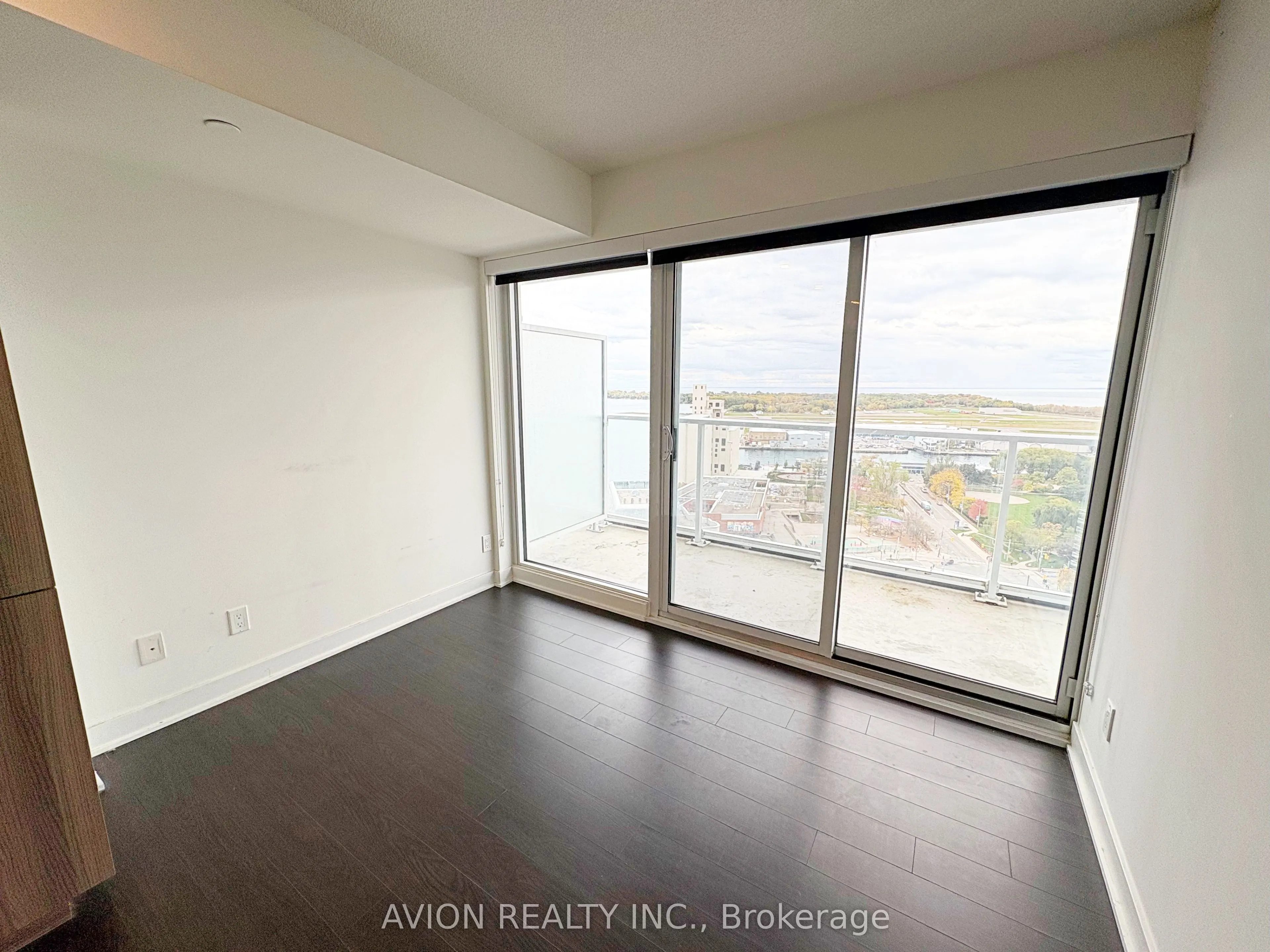 17 Bathurst Street, #2516