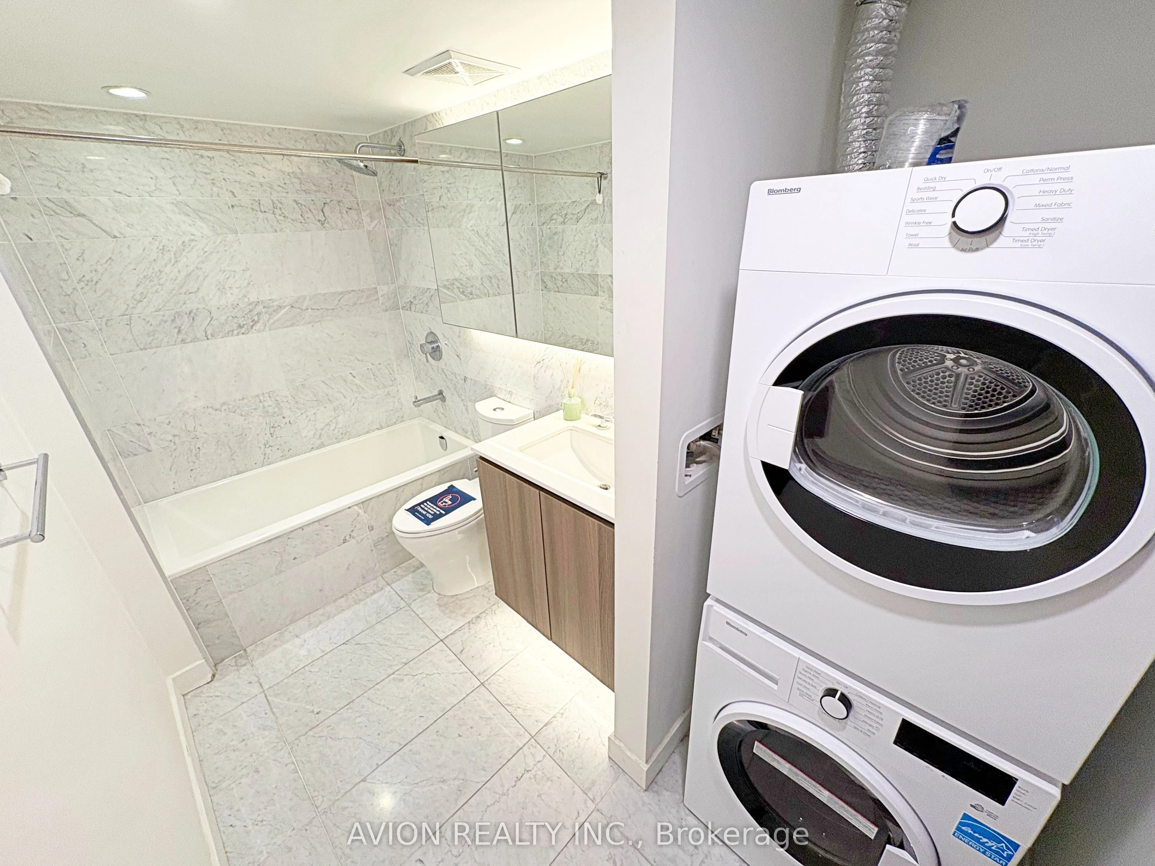 17 Bathurst Street, #2516