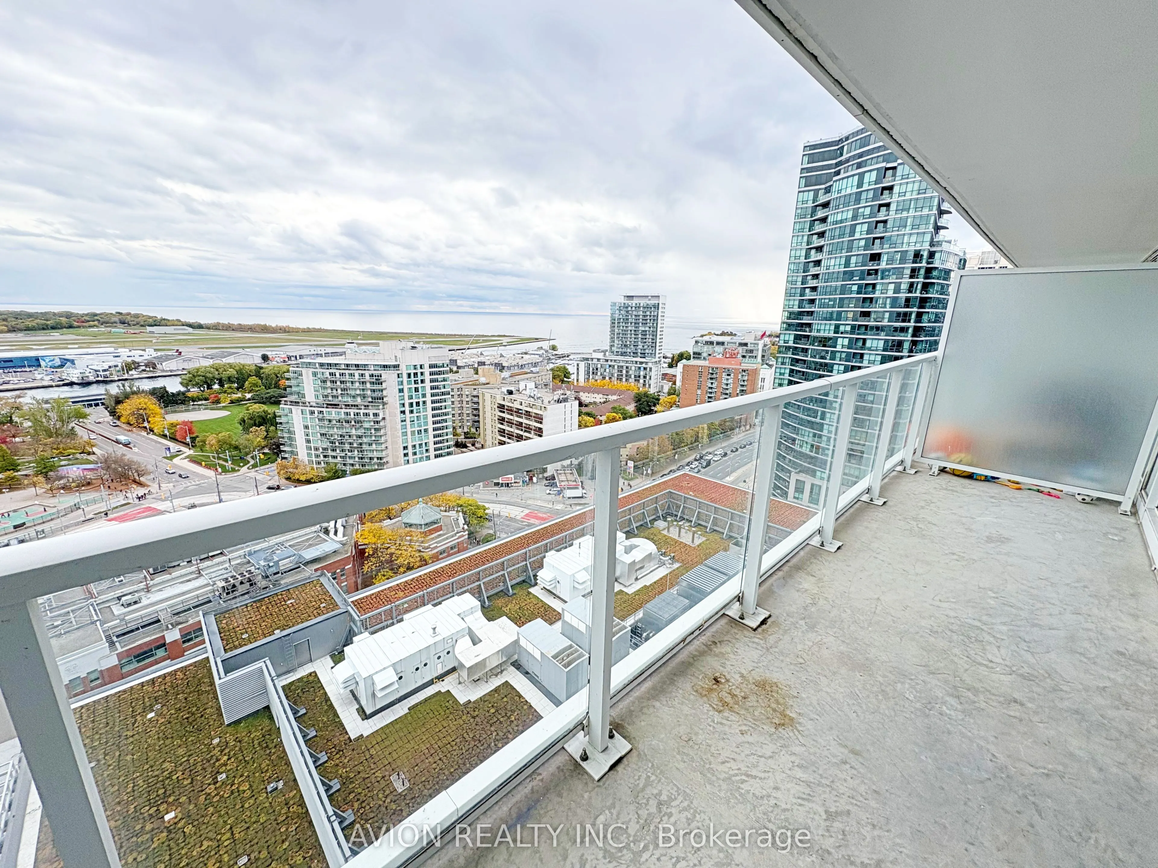 17 Bathurst Street, #2516