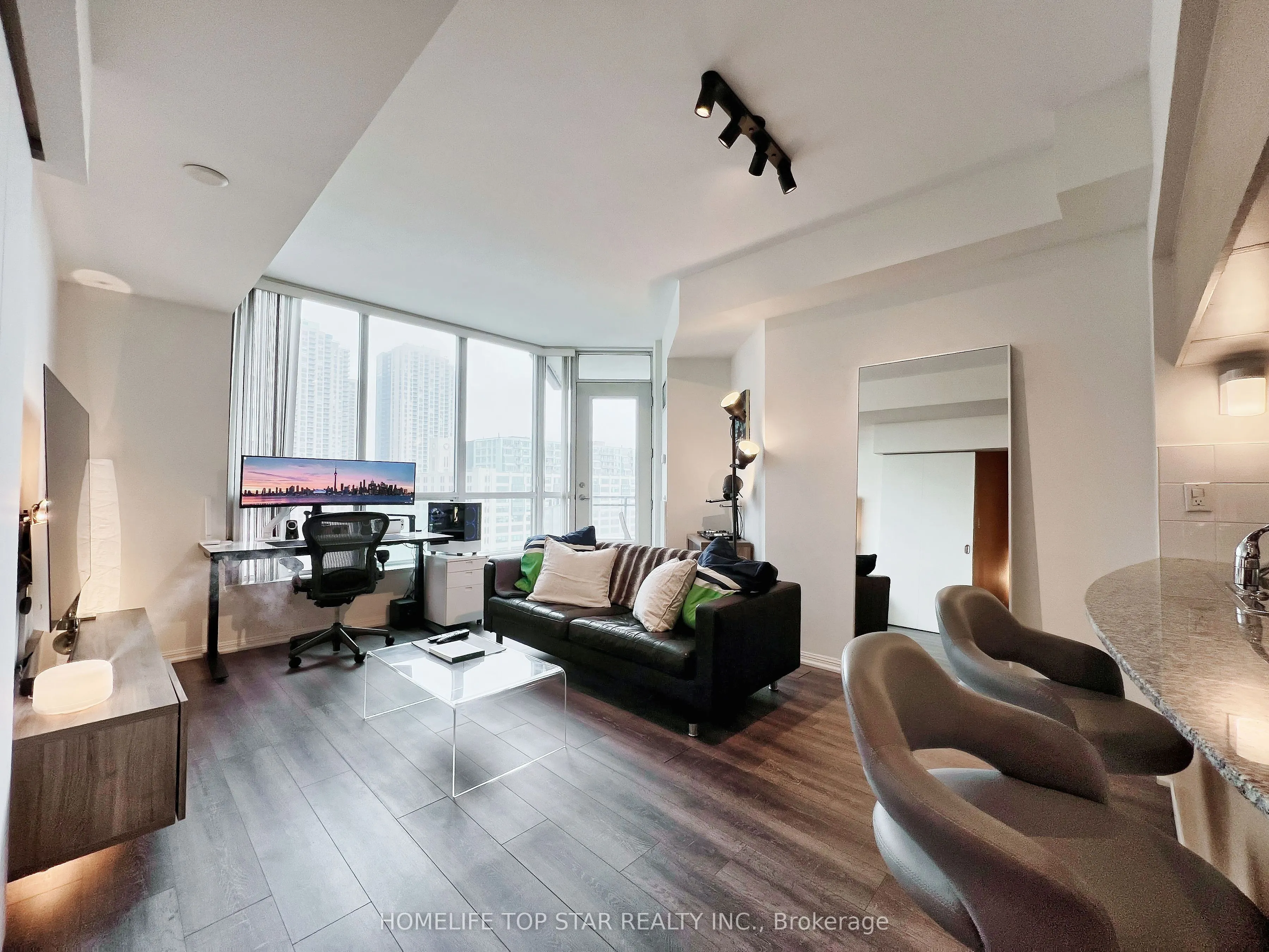 228 Queens Quay W, #1006