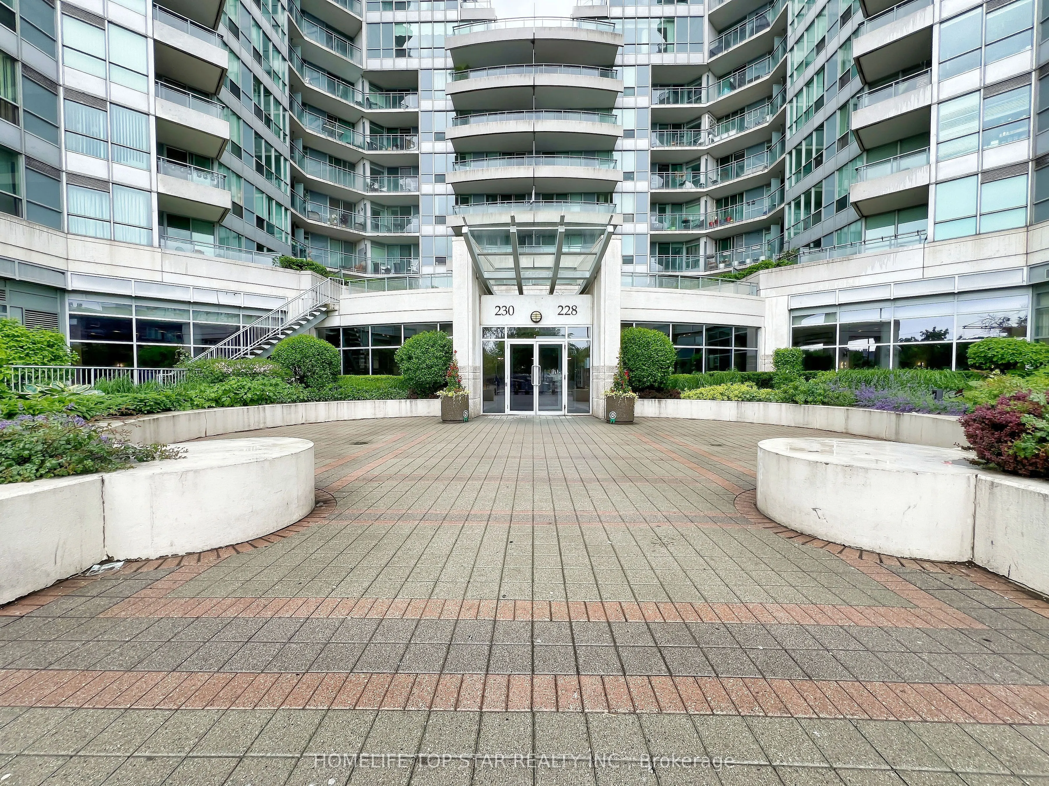 228 Queens Quay W, #1006