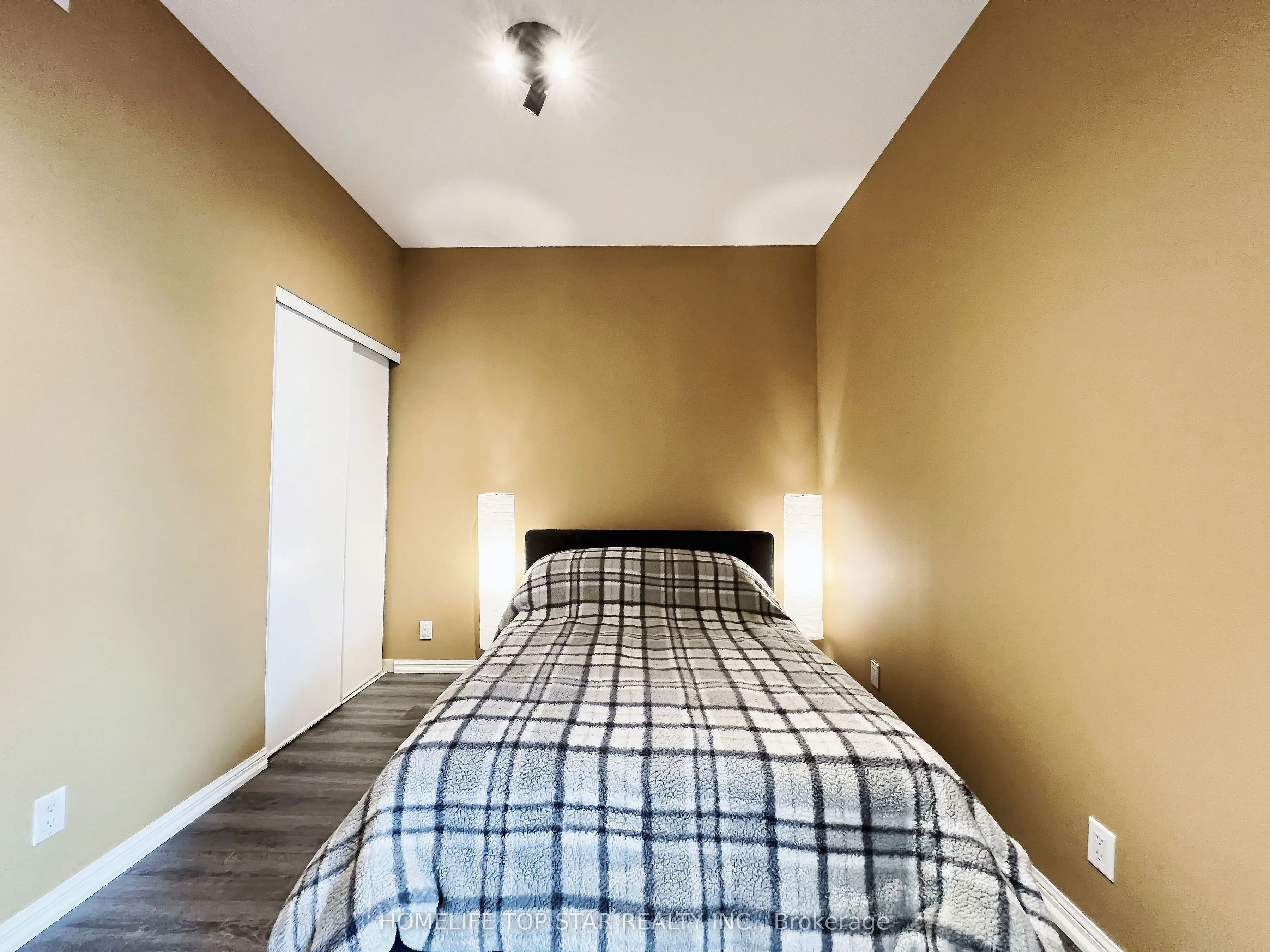 228 Queens Quay W, #1006