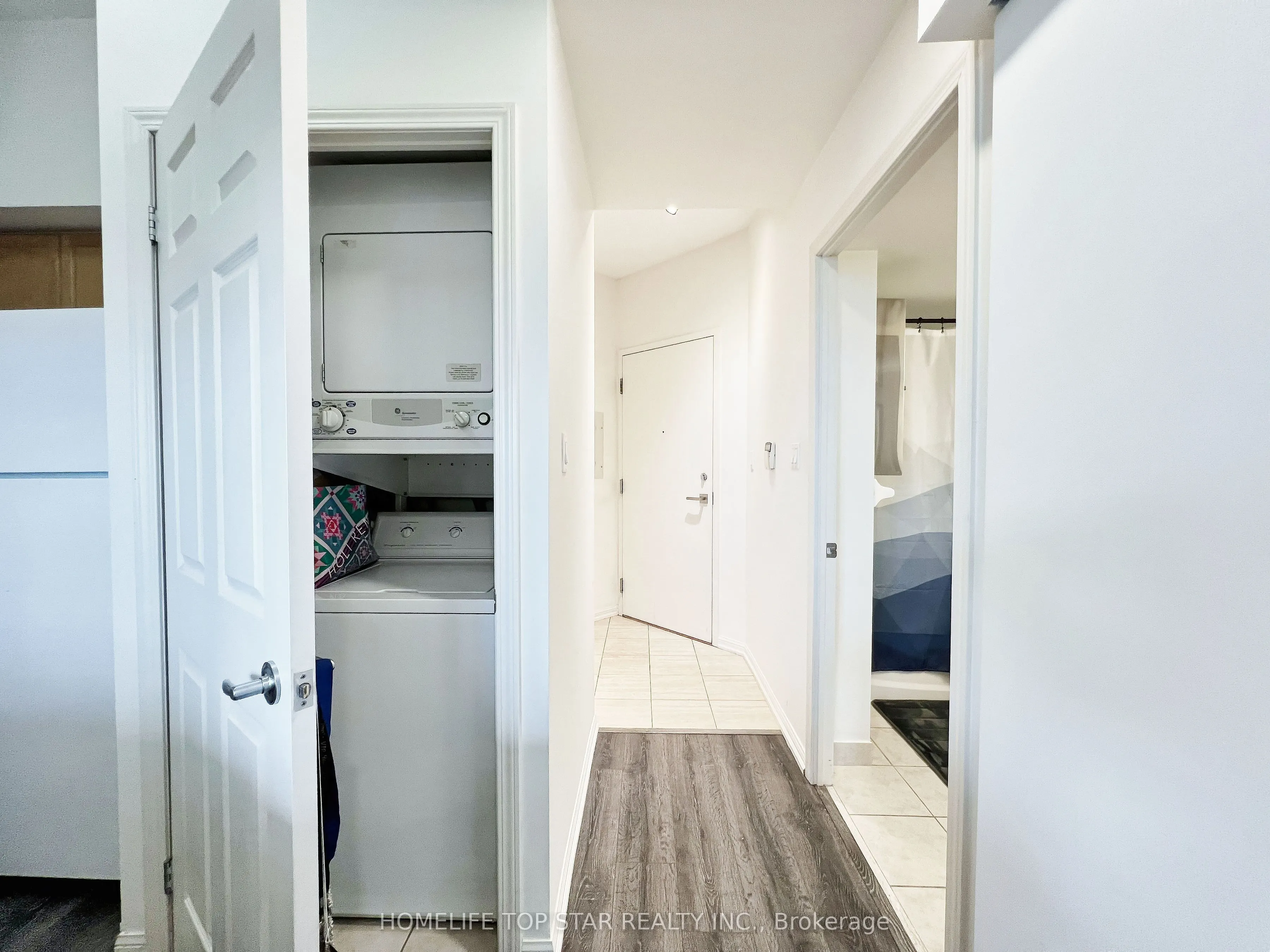 228 Queens Quay W, #1006