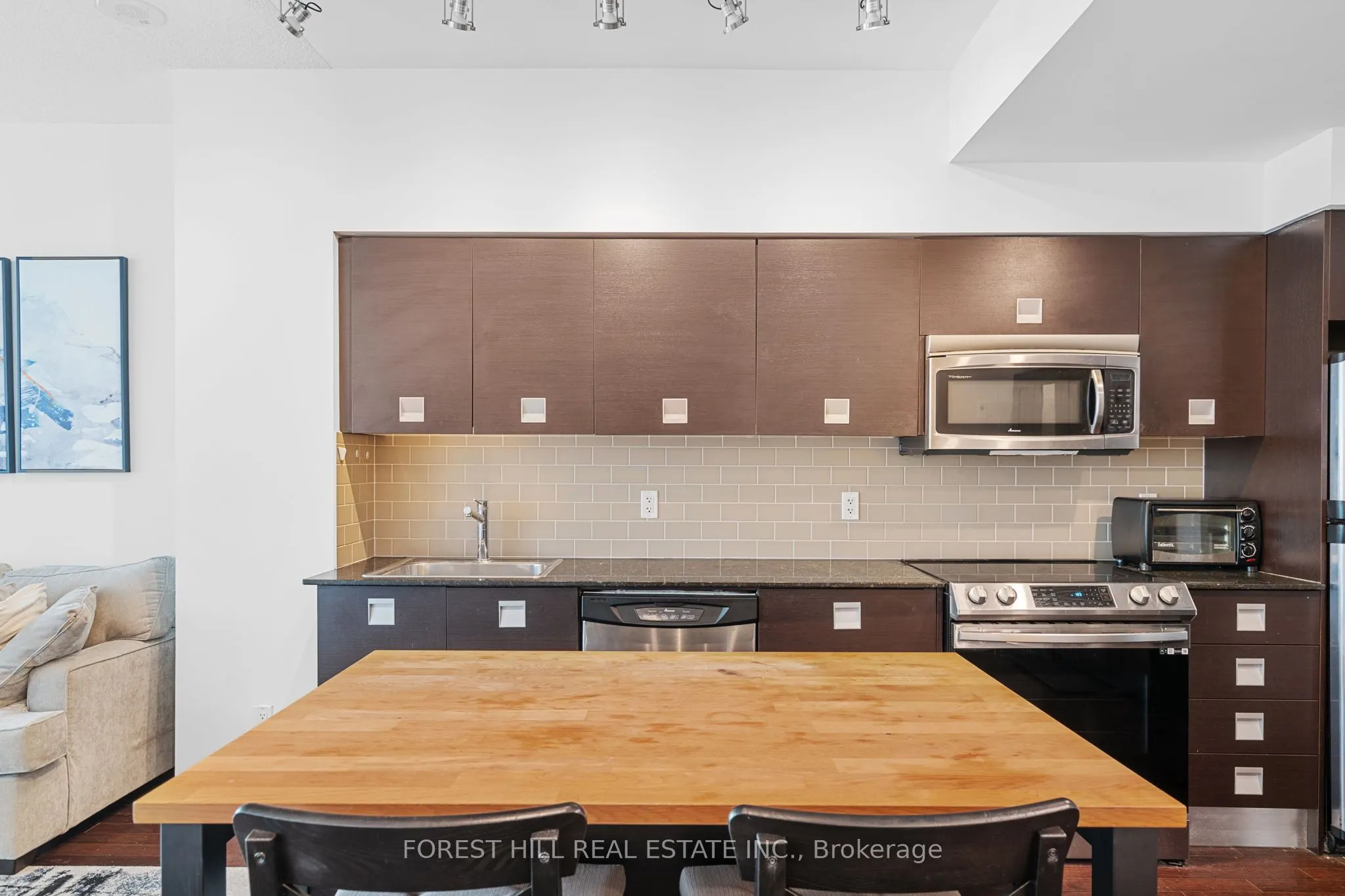 33 Charles Street, #1101