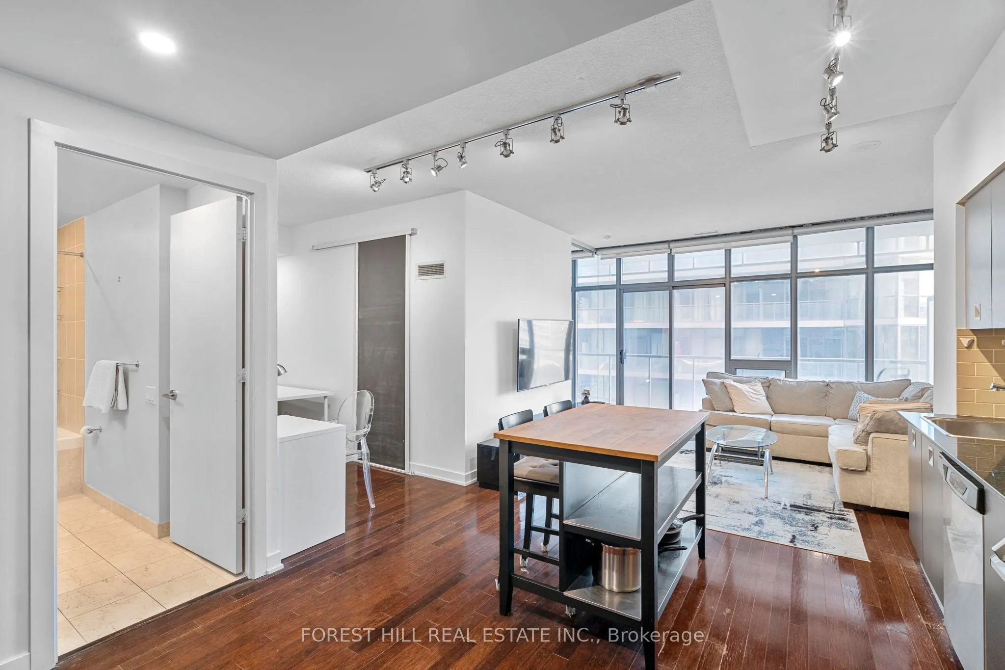 33 Charles Street, #1101