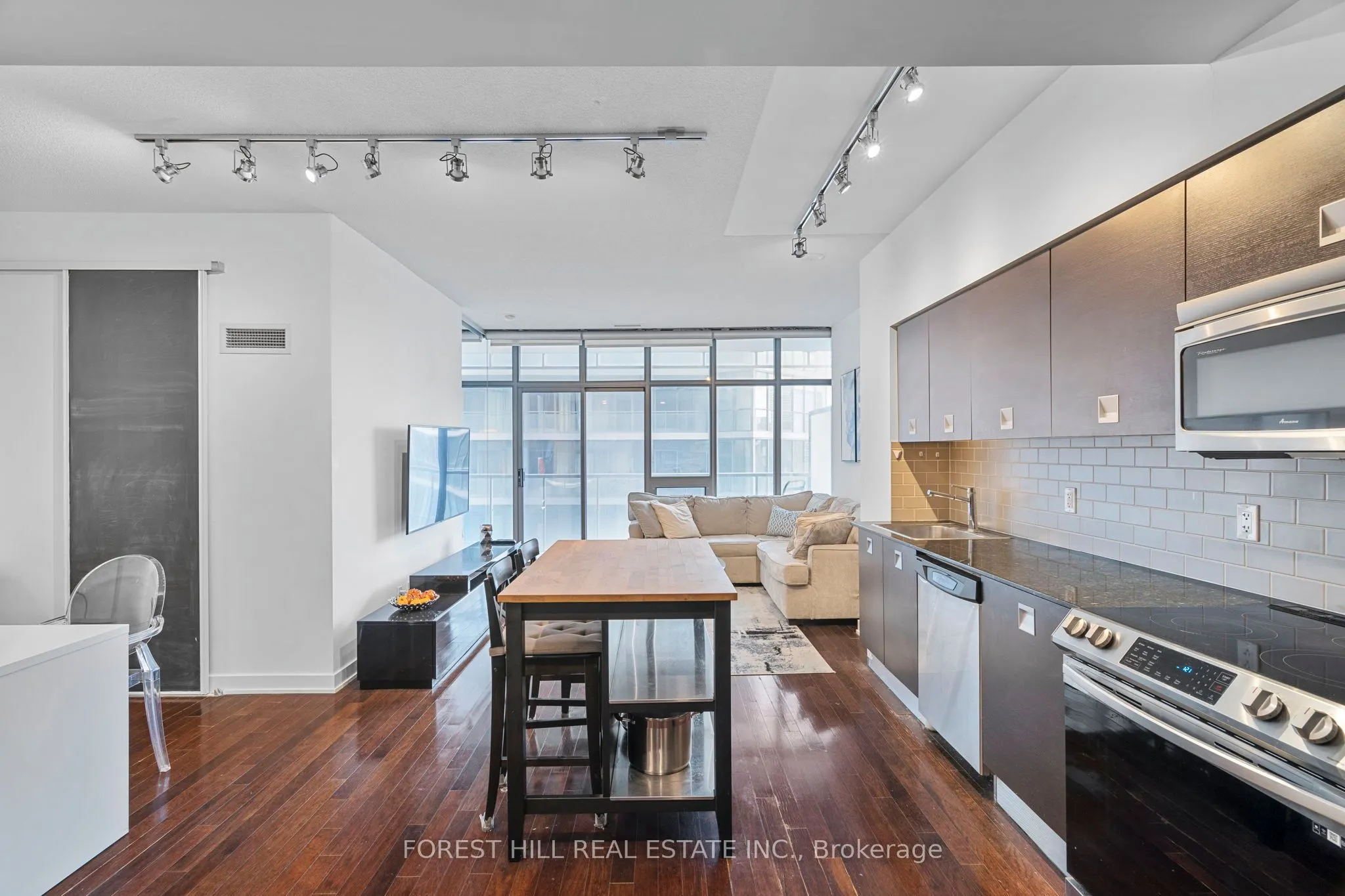 33 Charles Street, #1101