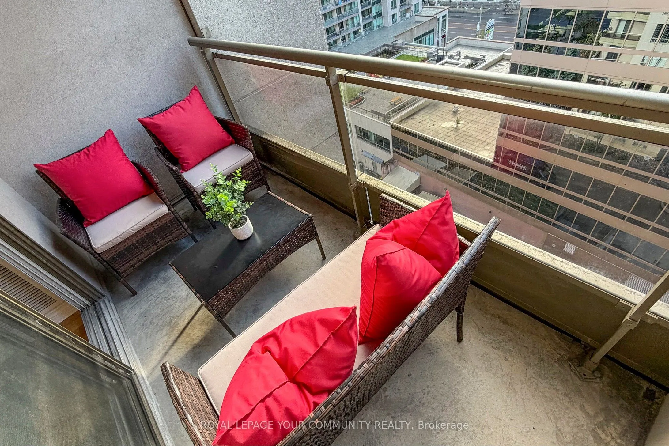 260 Doris Avenue, #1201