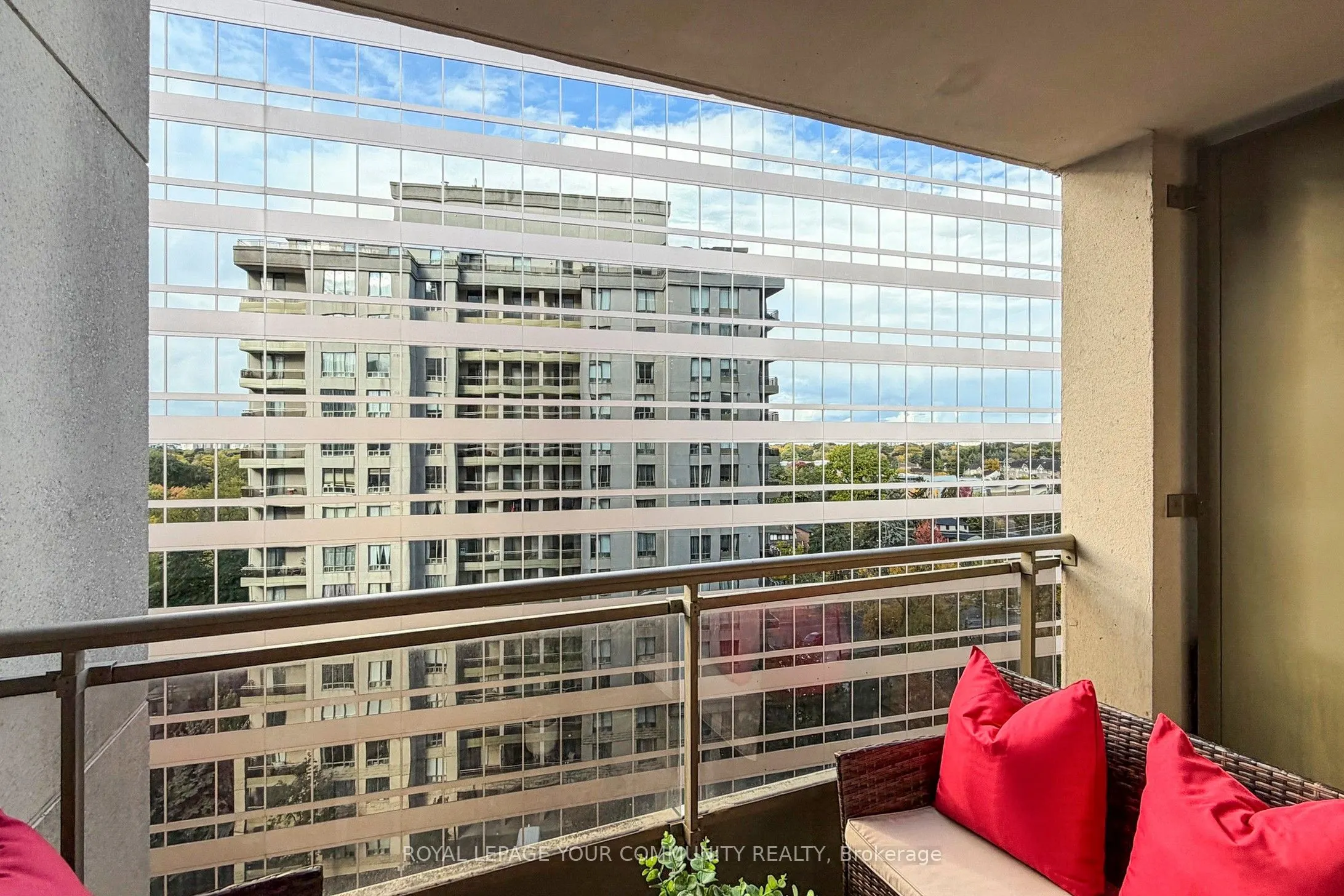 260 Doris Avenue, #1201