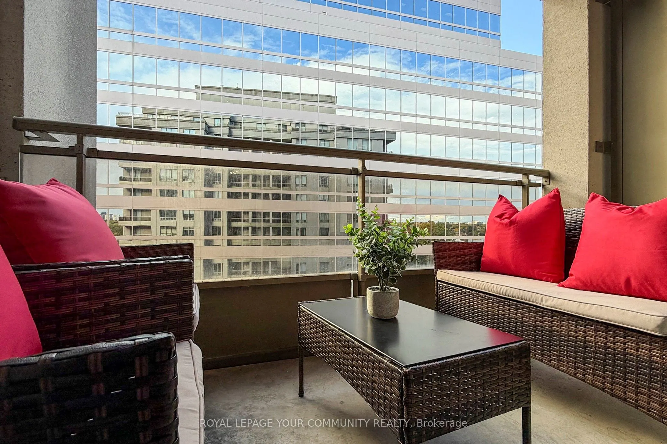 260 Doris Avenue, #1201