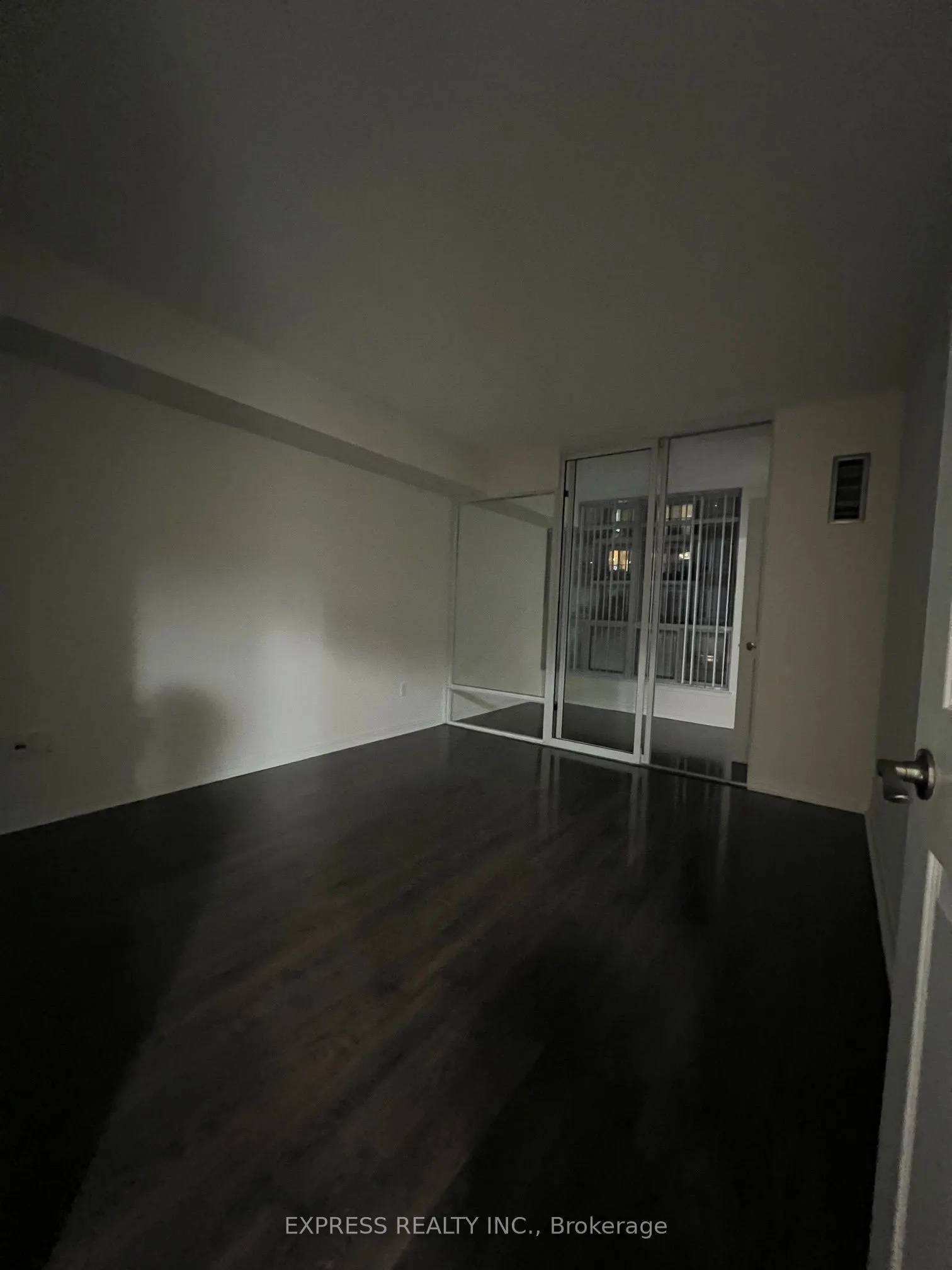 942 Yonge Street, #414