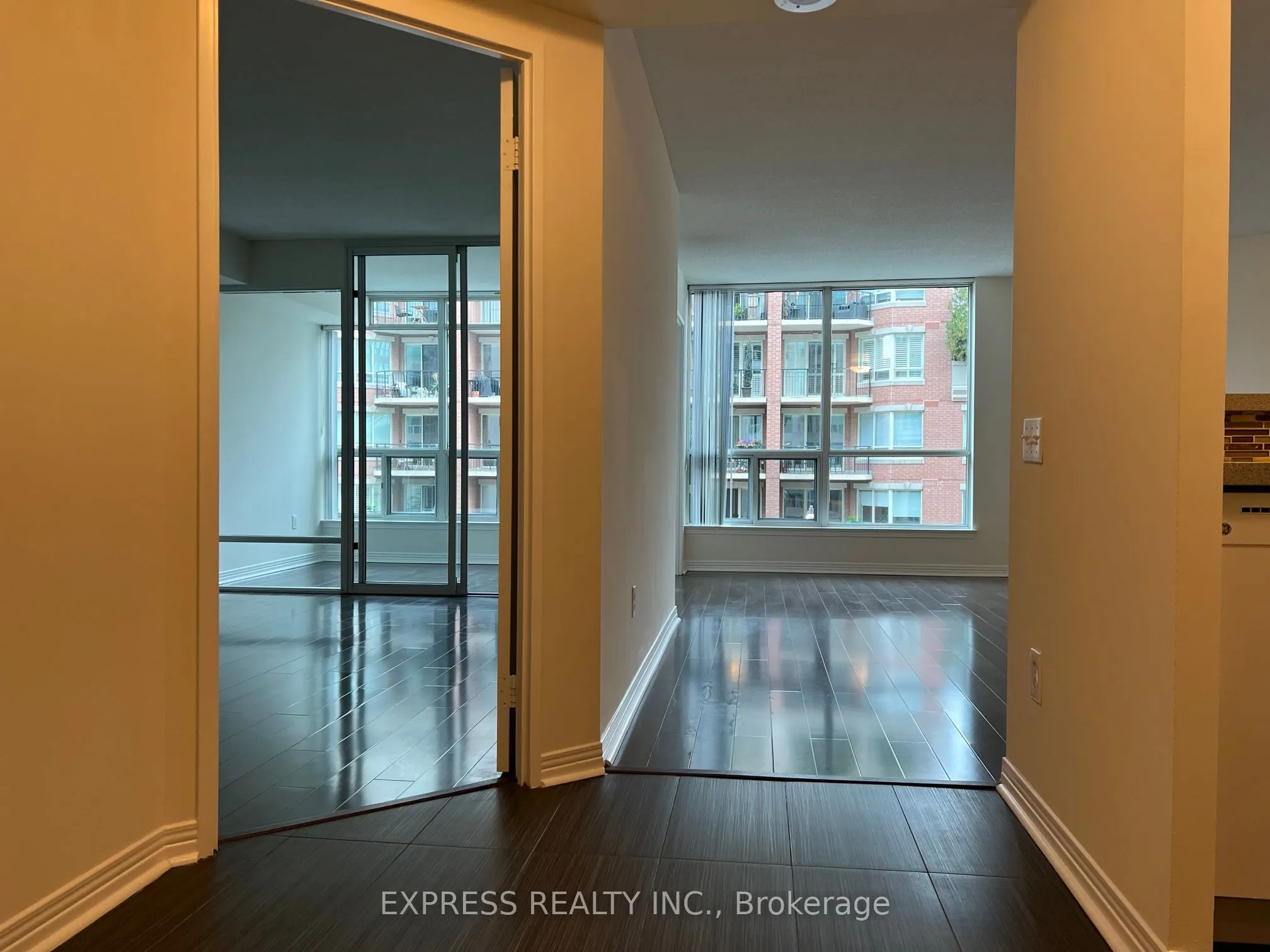 942 Yonge Street, #414