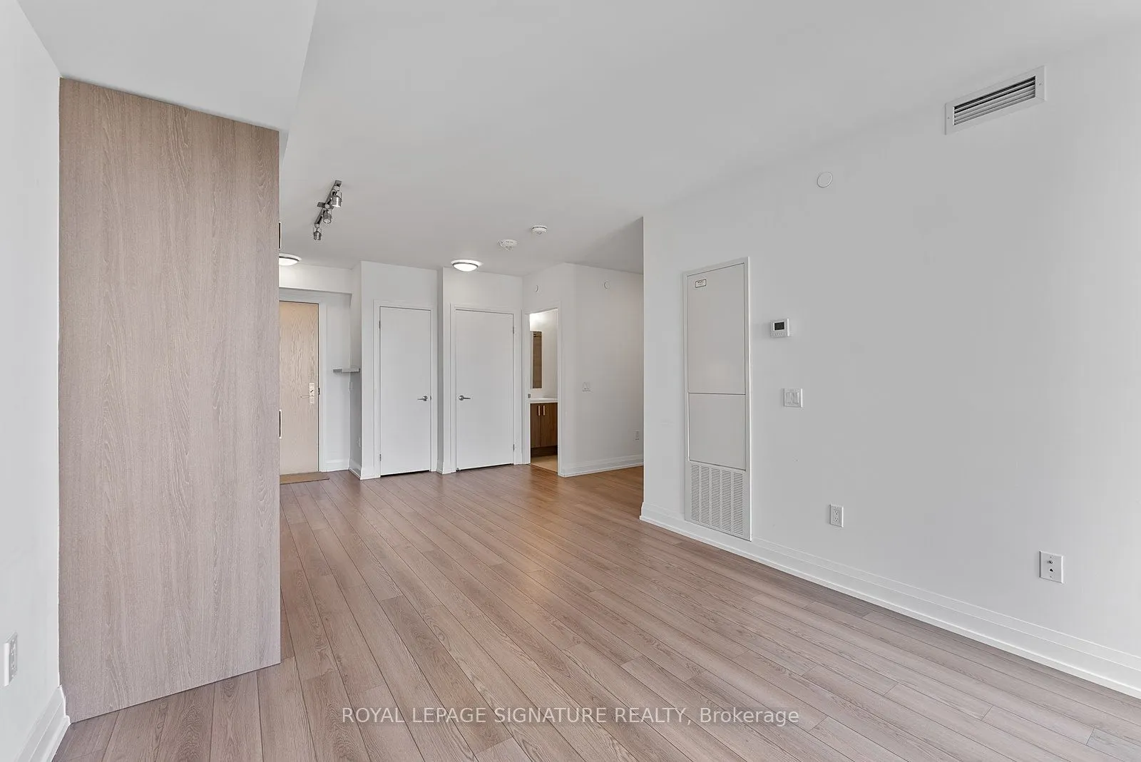 77 Mutual Street, #2501