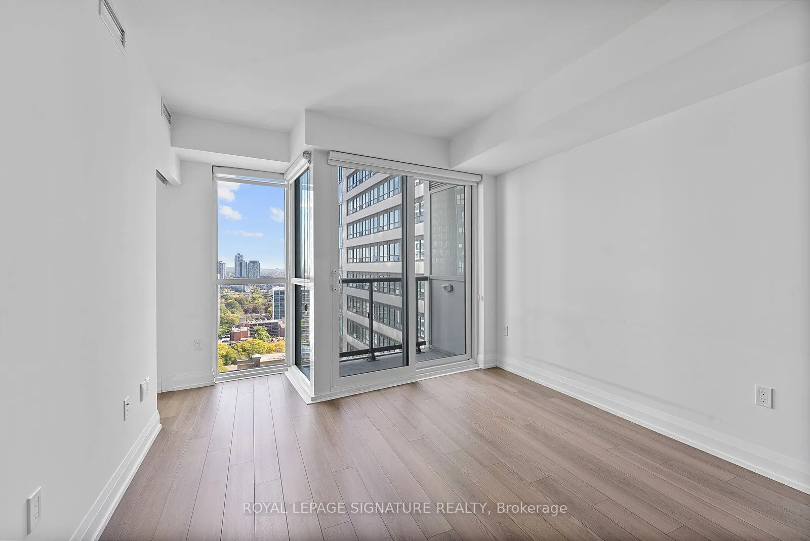 77 Mutual Street, #2501