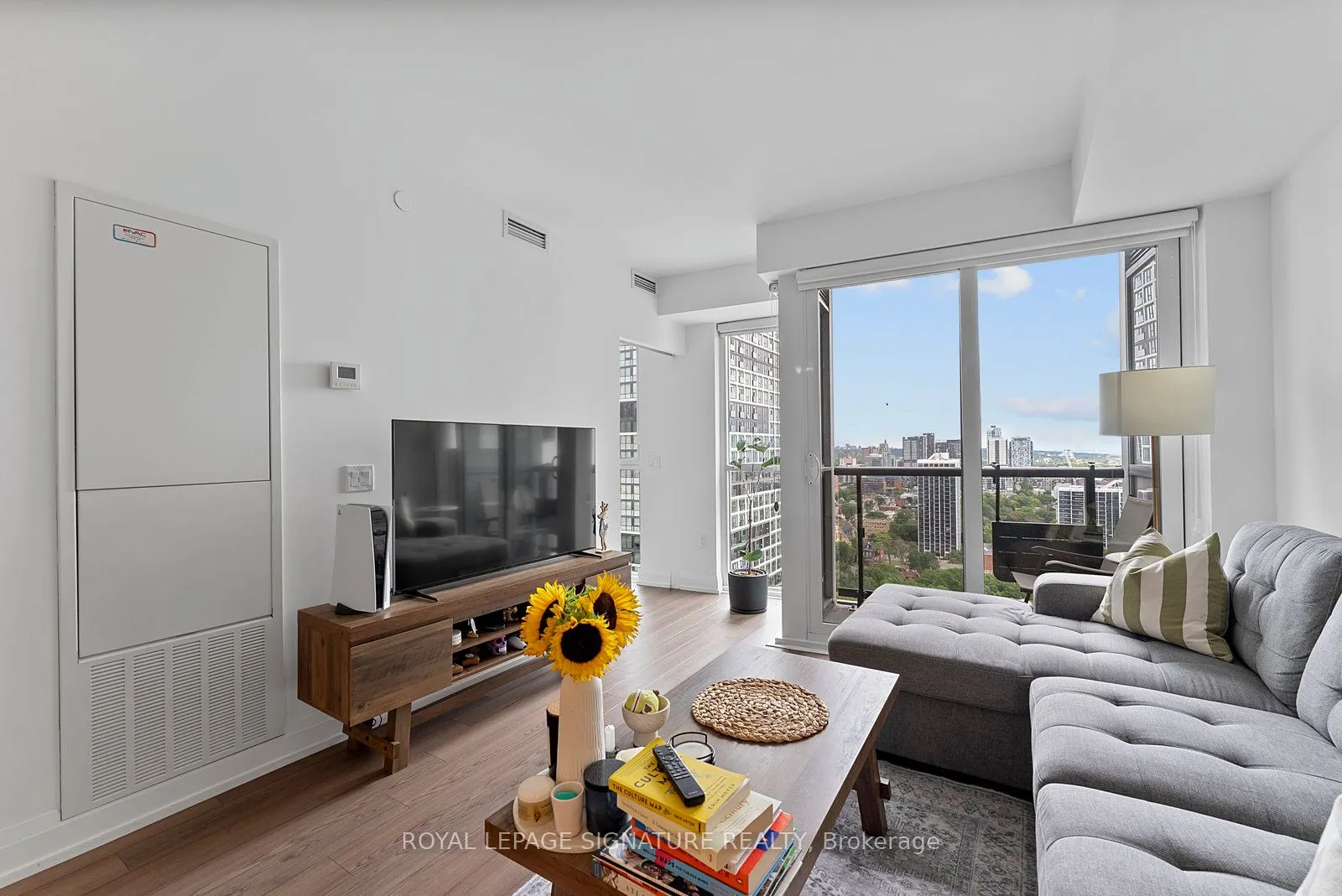 77 Mutual Street, #2501