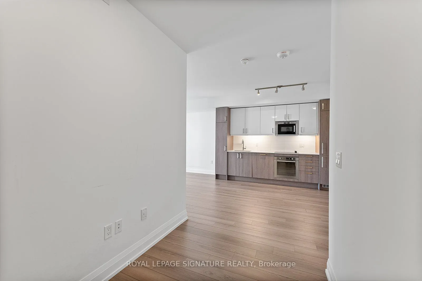 77 Mutual Street, #2501