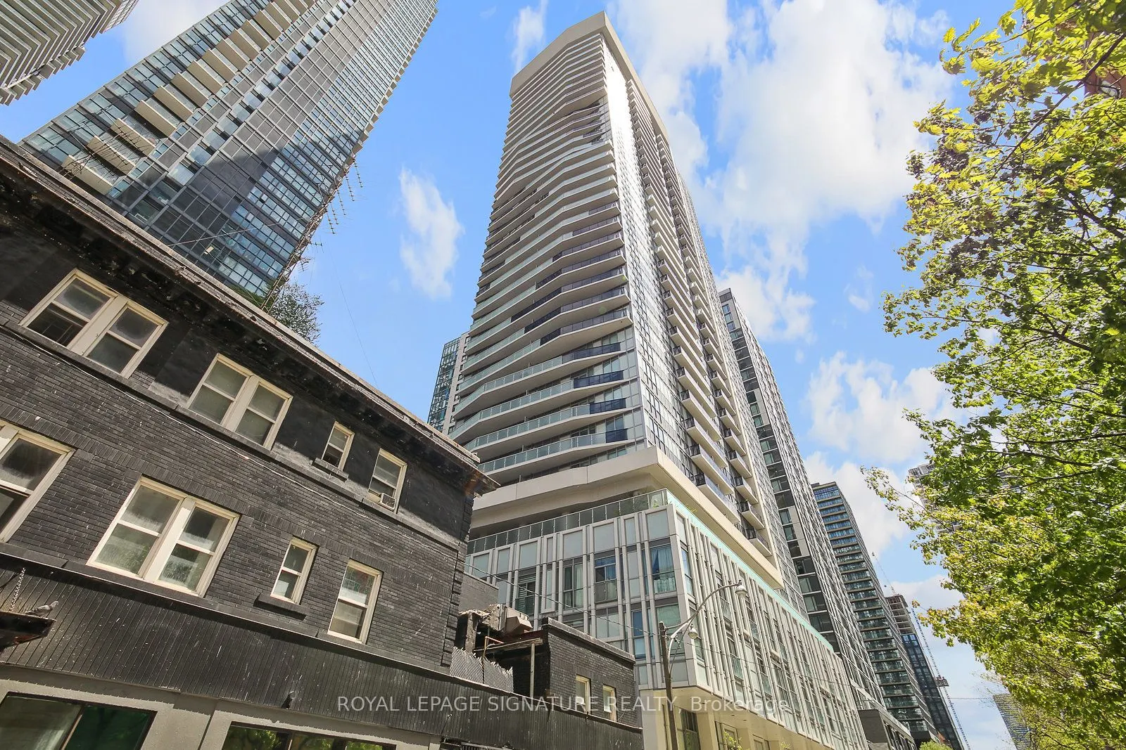 77 Mutual Street, #2501