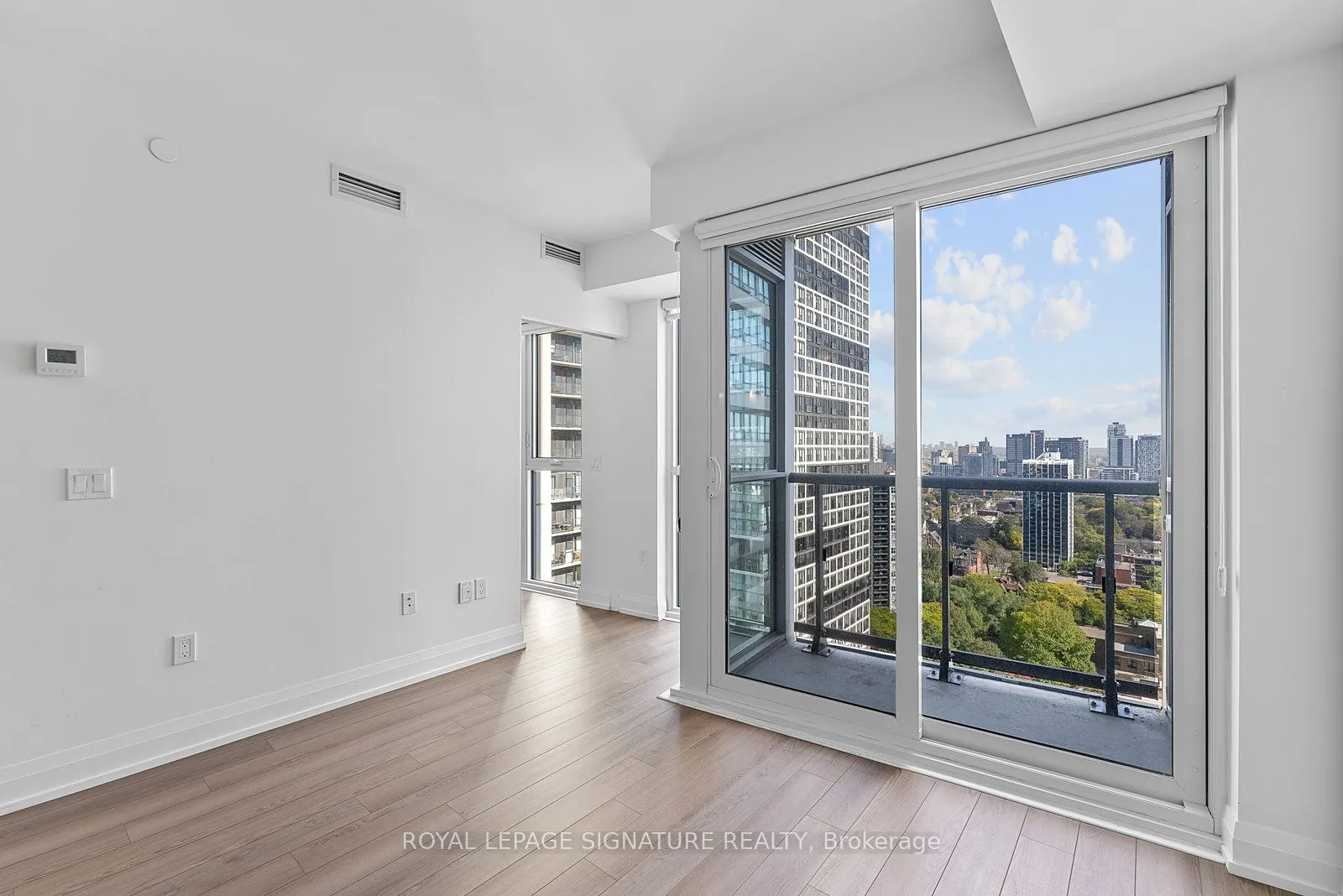 77 Mutual Street, #2501