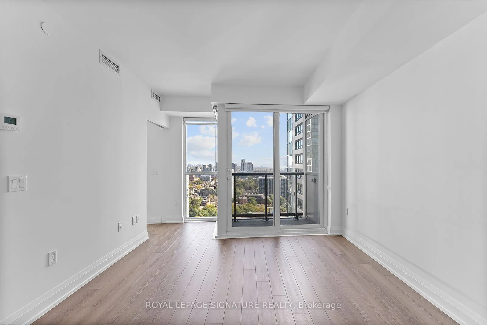 77 Mutual Street, #2501