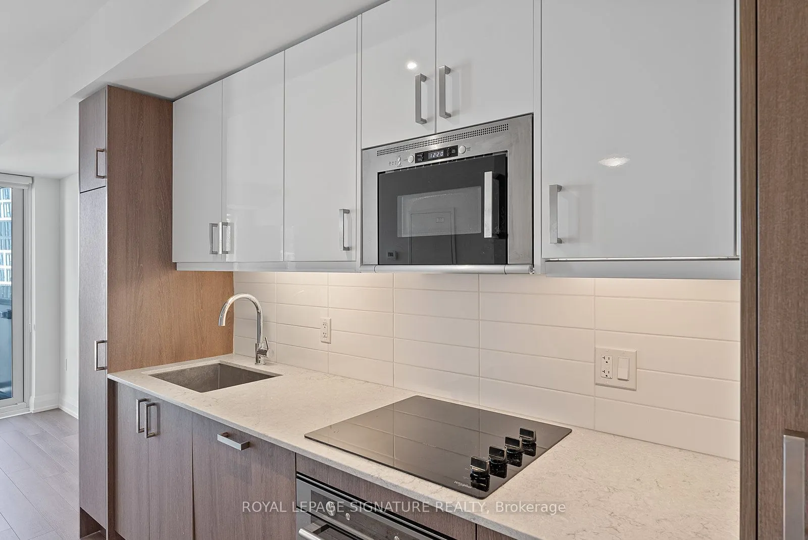 77 Mutual Street, #2501