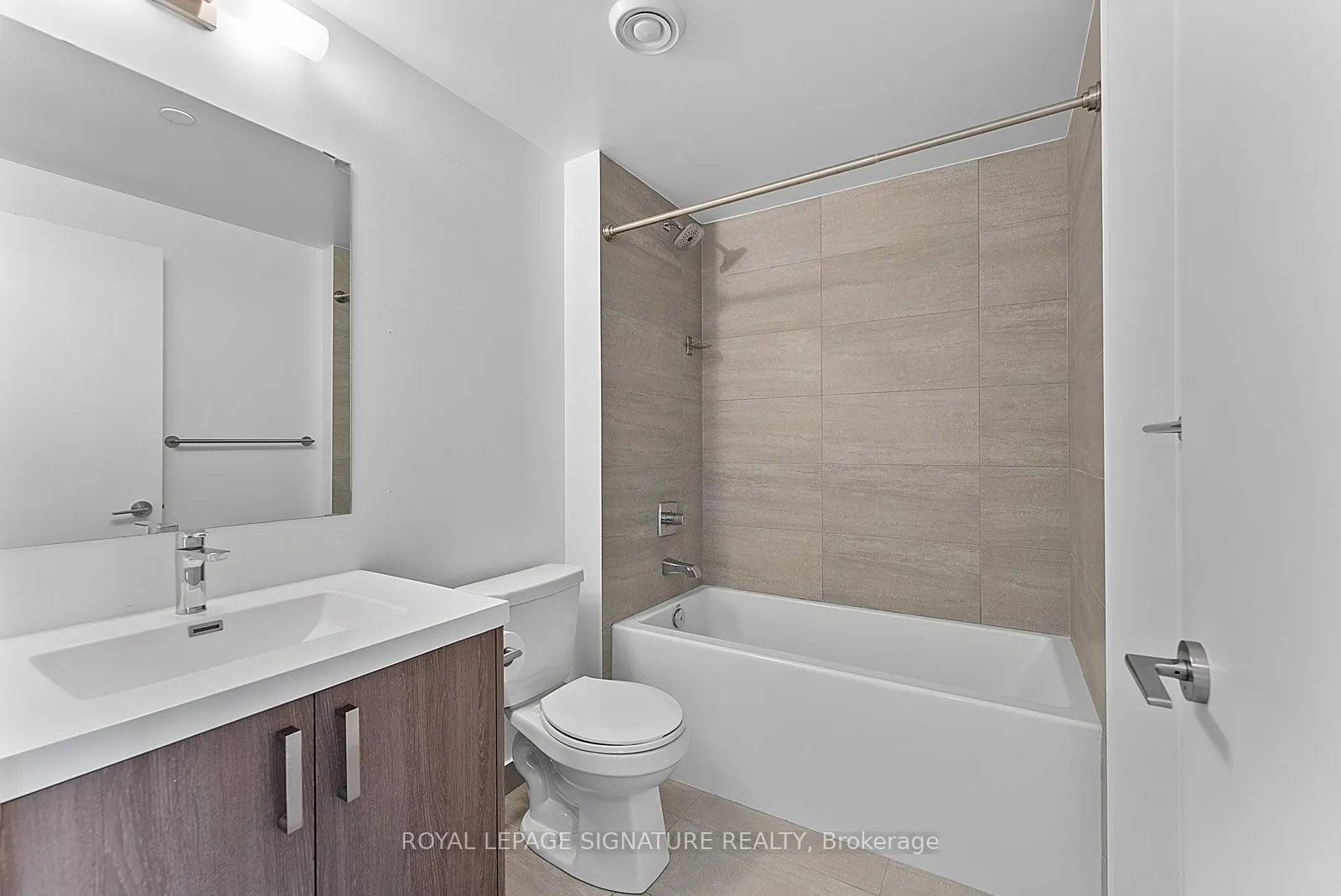 77 Mutual Street, #2501