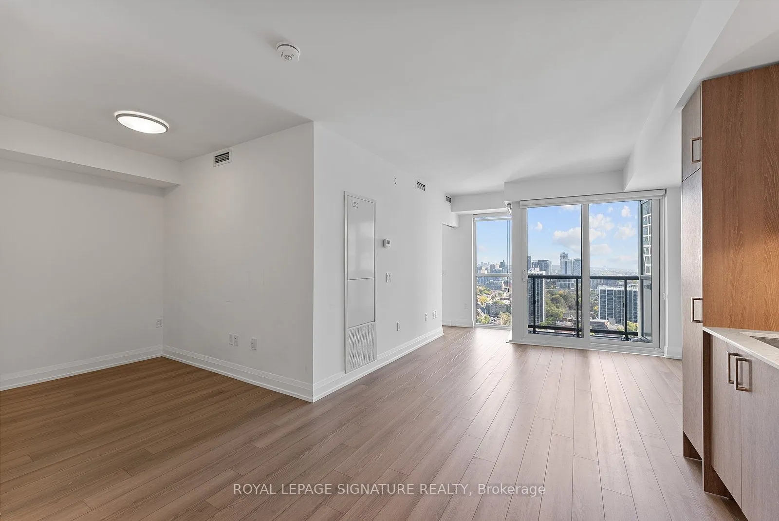 77 Mutual Street, #2501