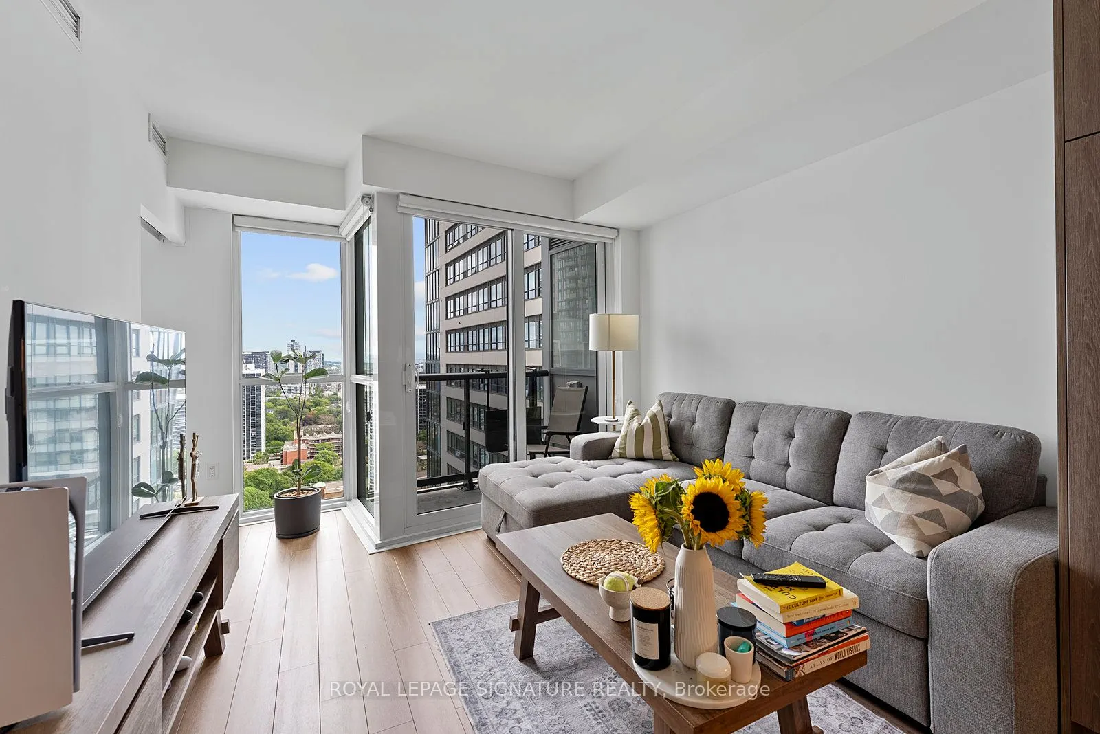 77 Mutual Street, #2501