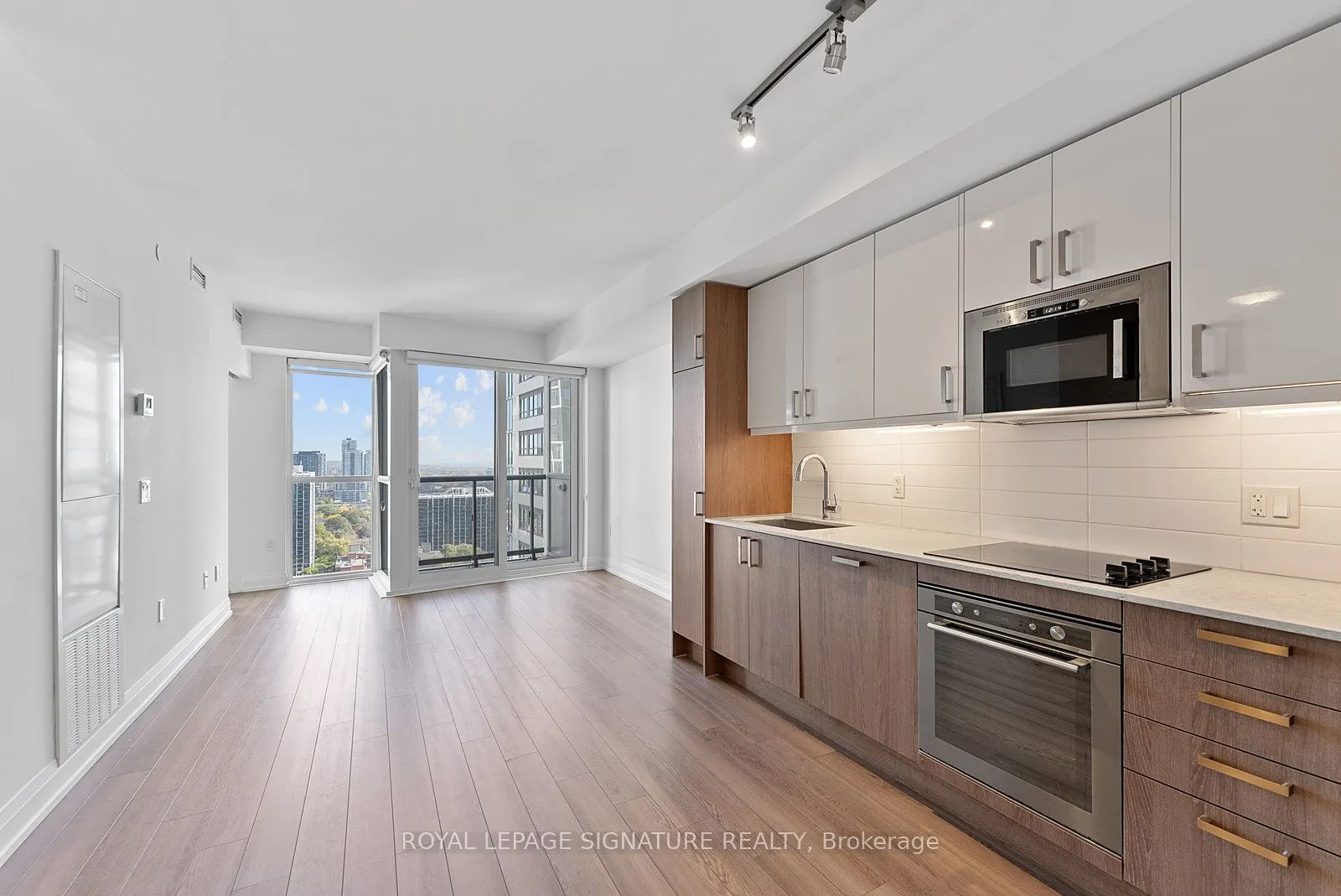 77 Mutual Street, #2501