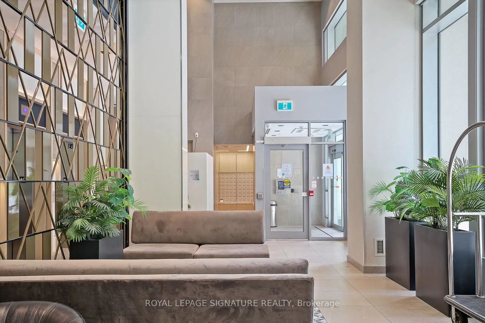 77 Mutual Street, #2501