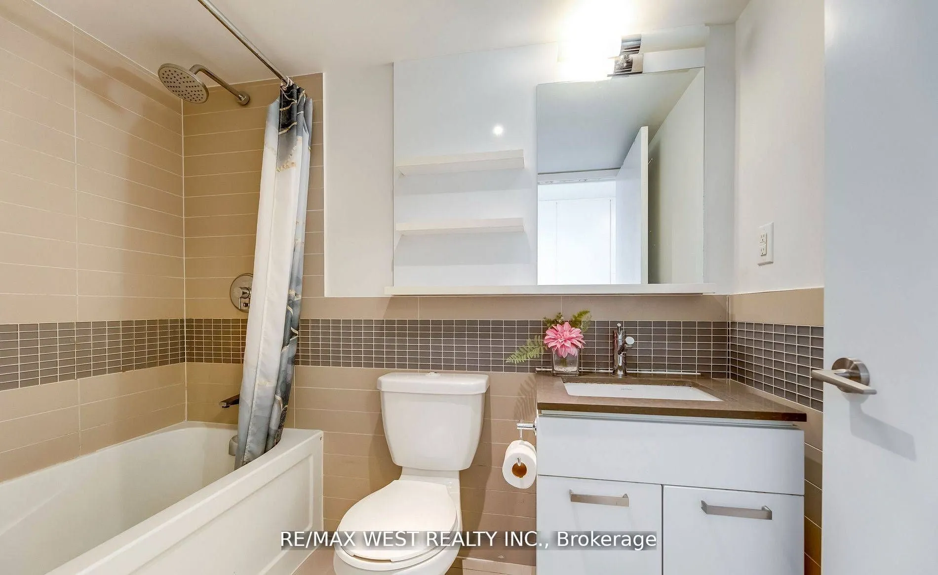 295 Adelaide Street W, #802