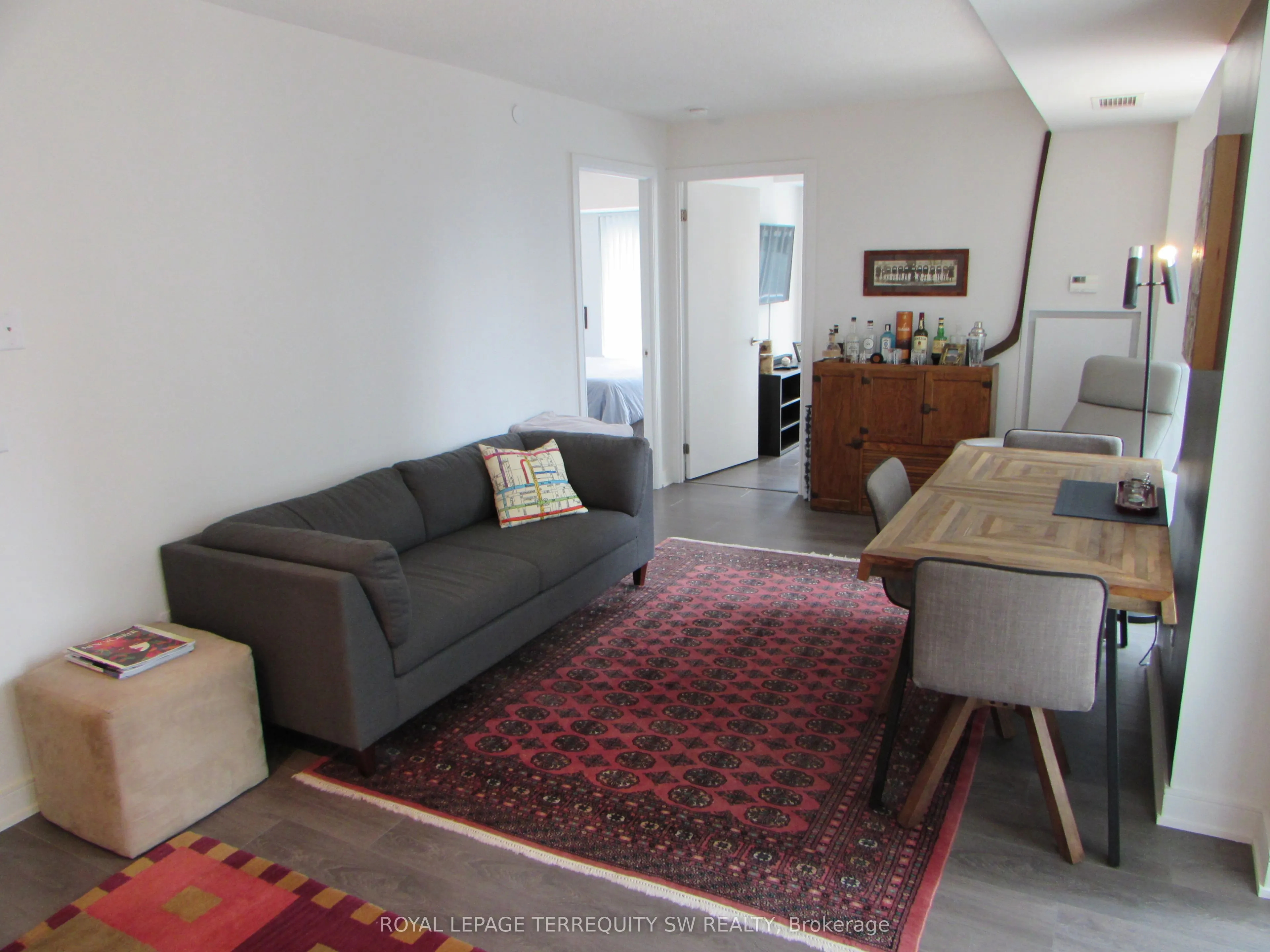 525 Adelaide Street W, #1129