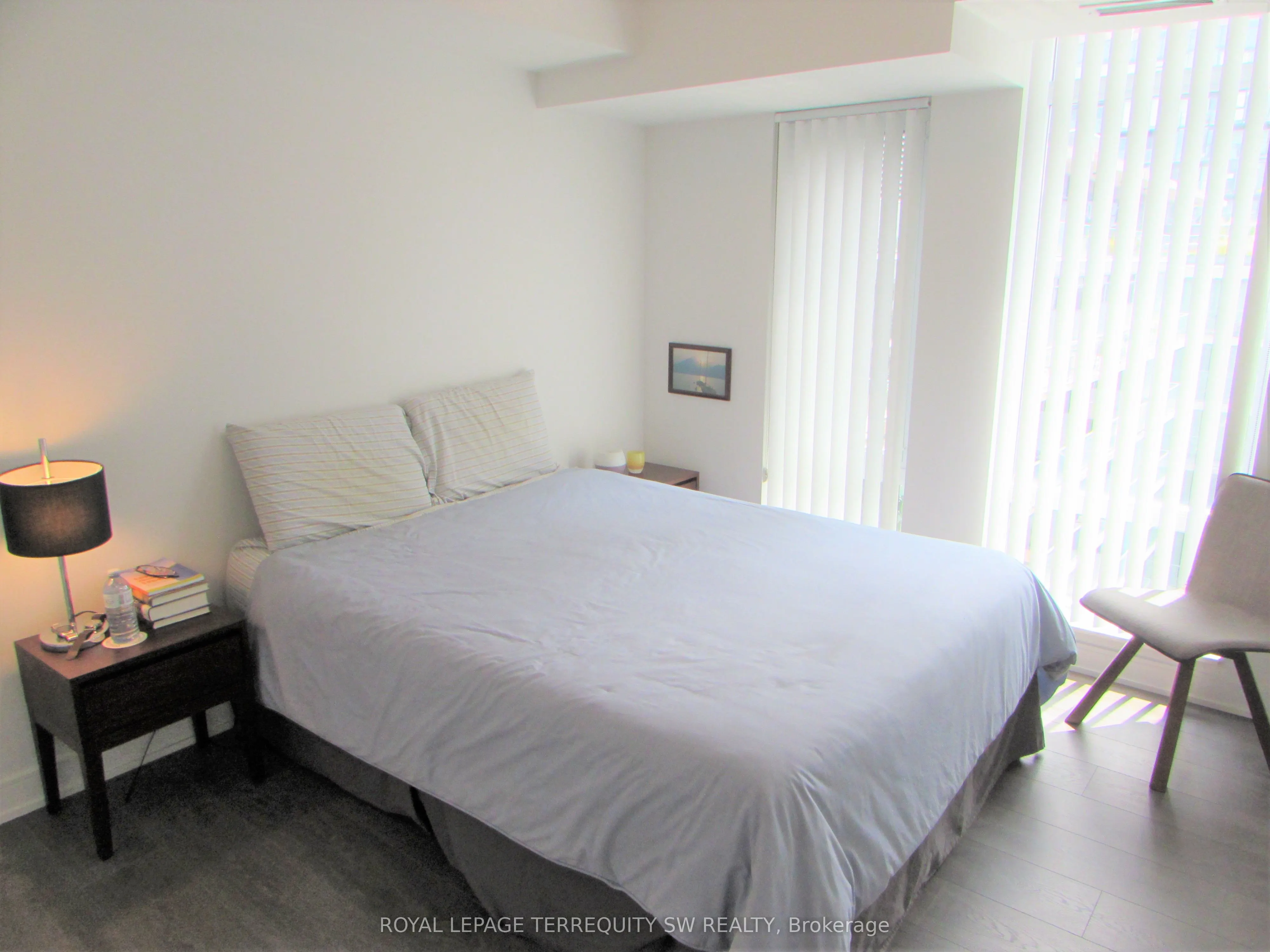 525 Adelaide Street W, #1129