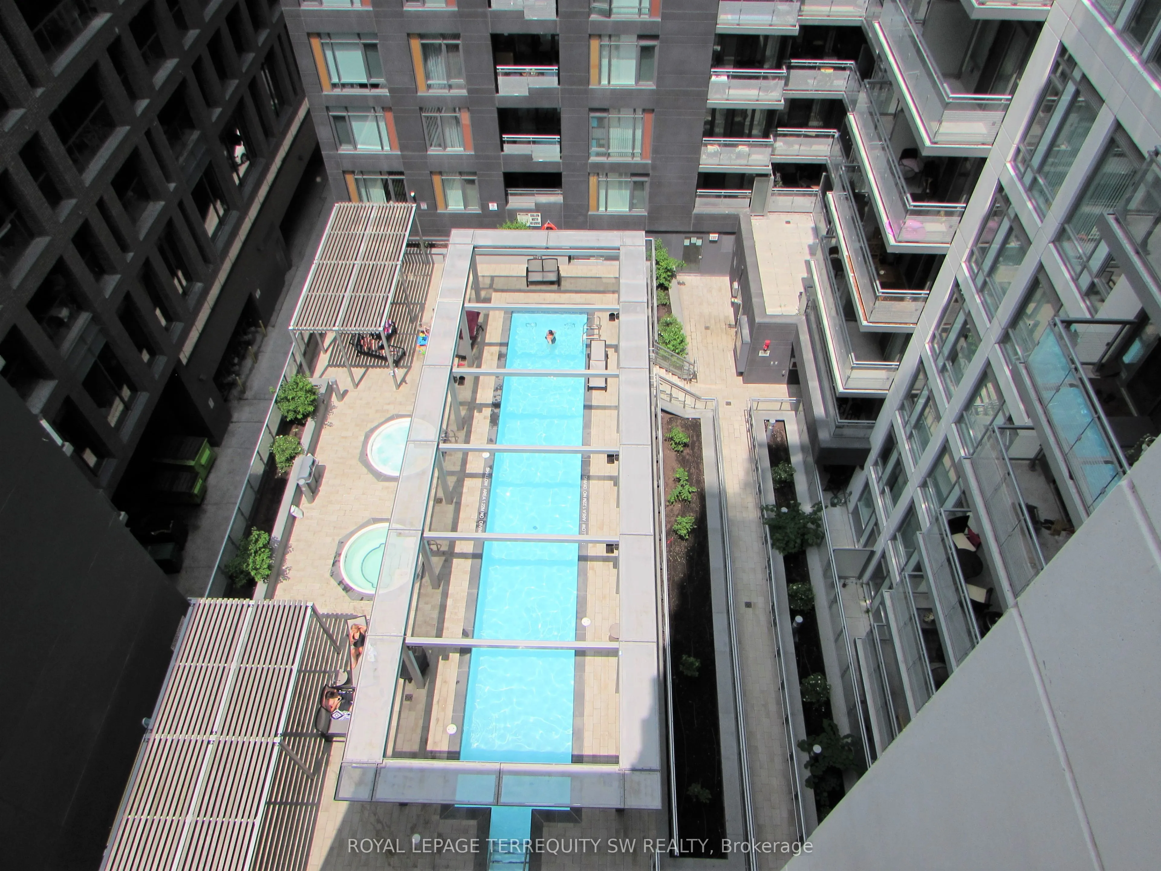 525 Adelaide Street W, #1129