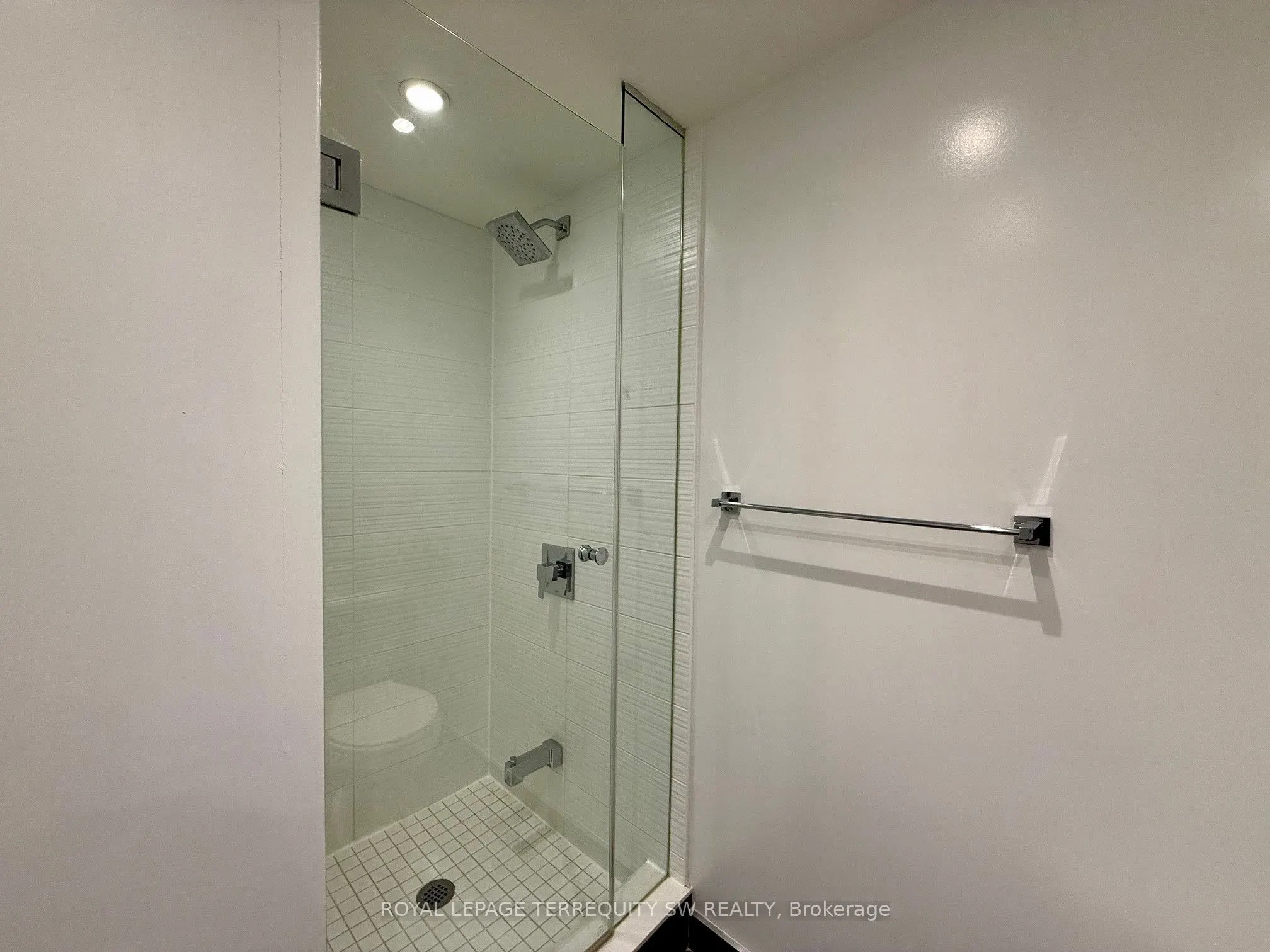 525 Adelaide Street W, #1129