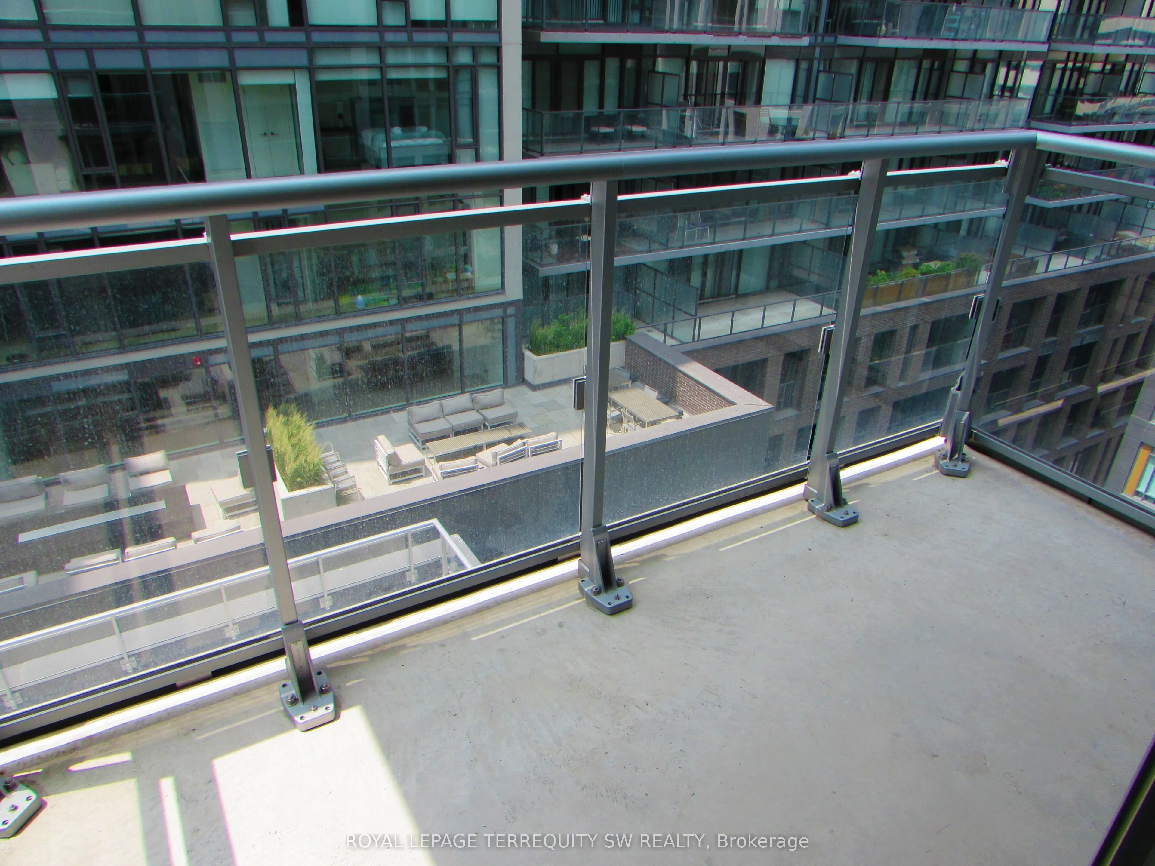 525 Adelaide Street W, #1129