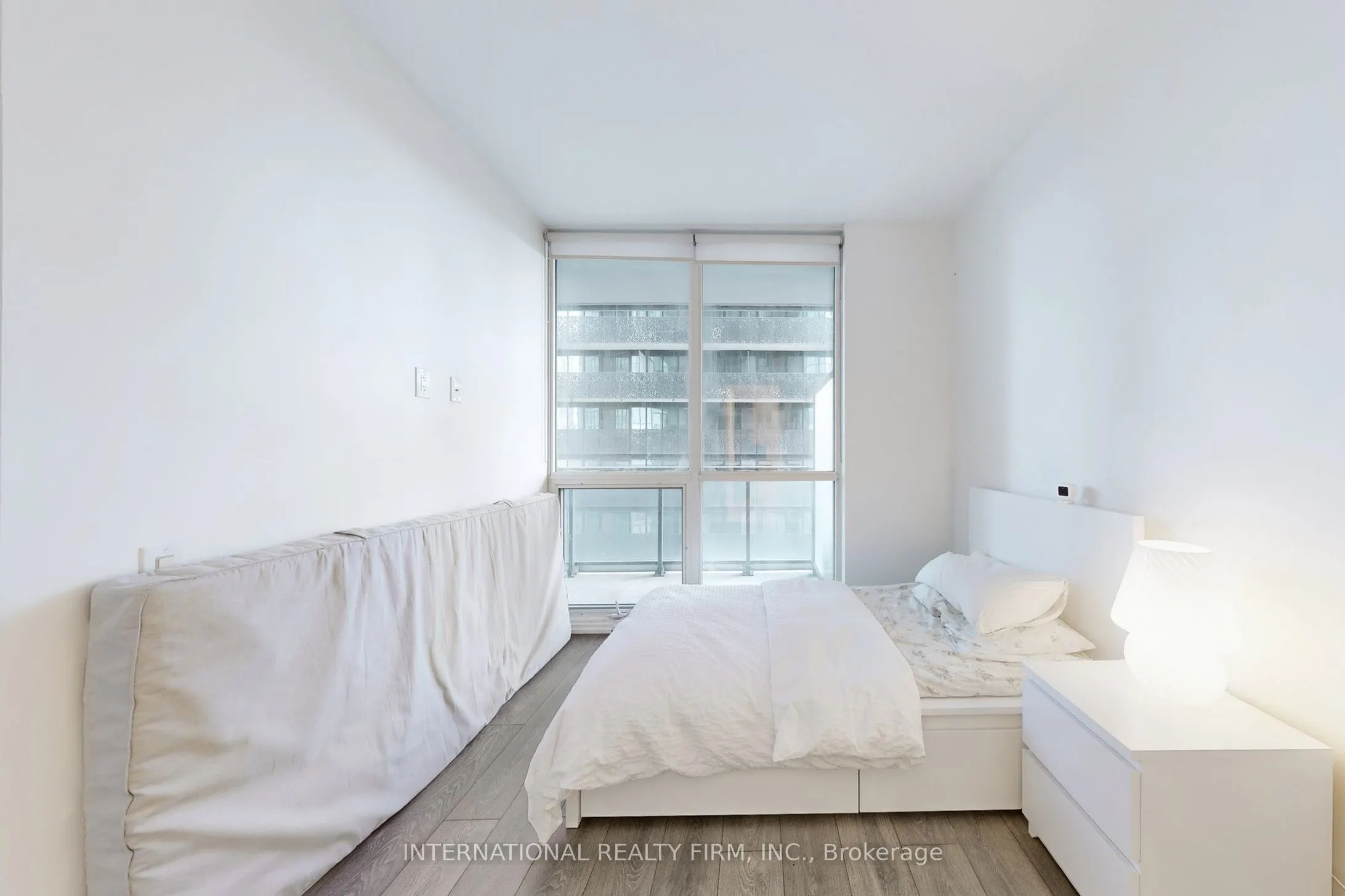 45 Charles Street E, #2911