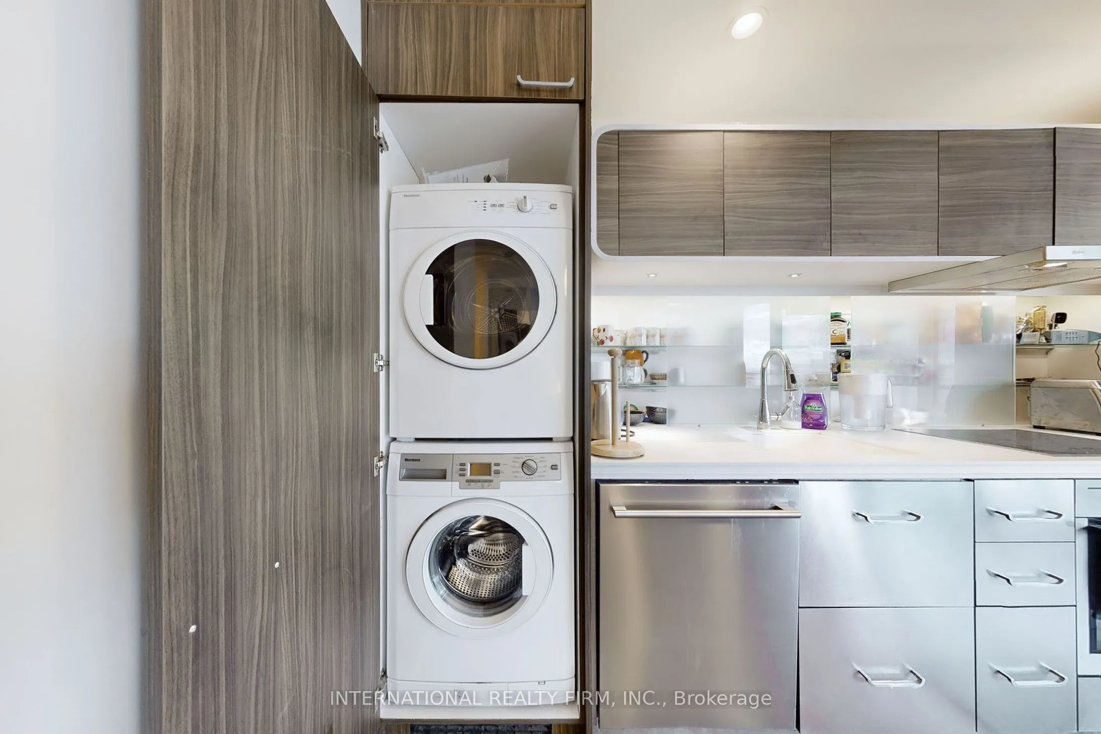 45 Charles Street E, #2911