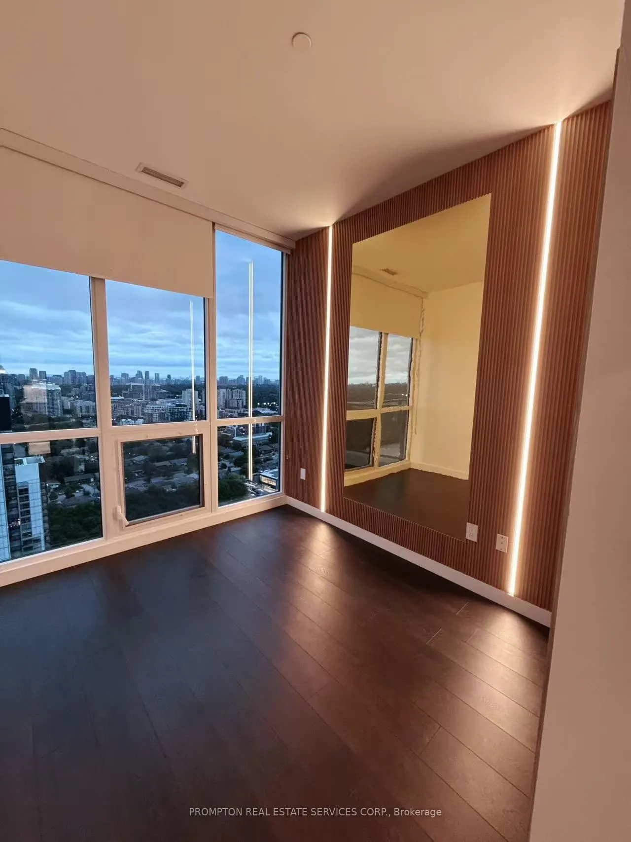 95 McMahon Drive, #PH4106