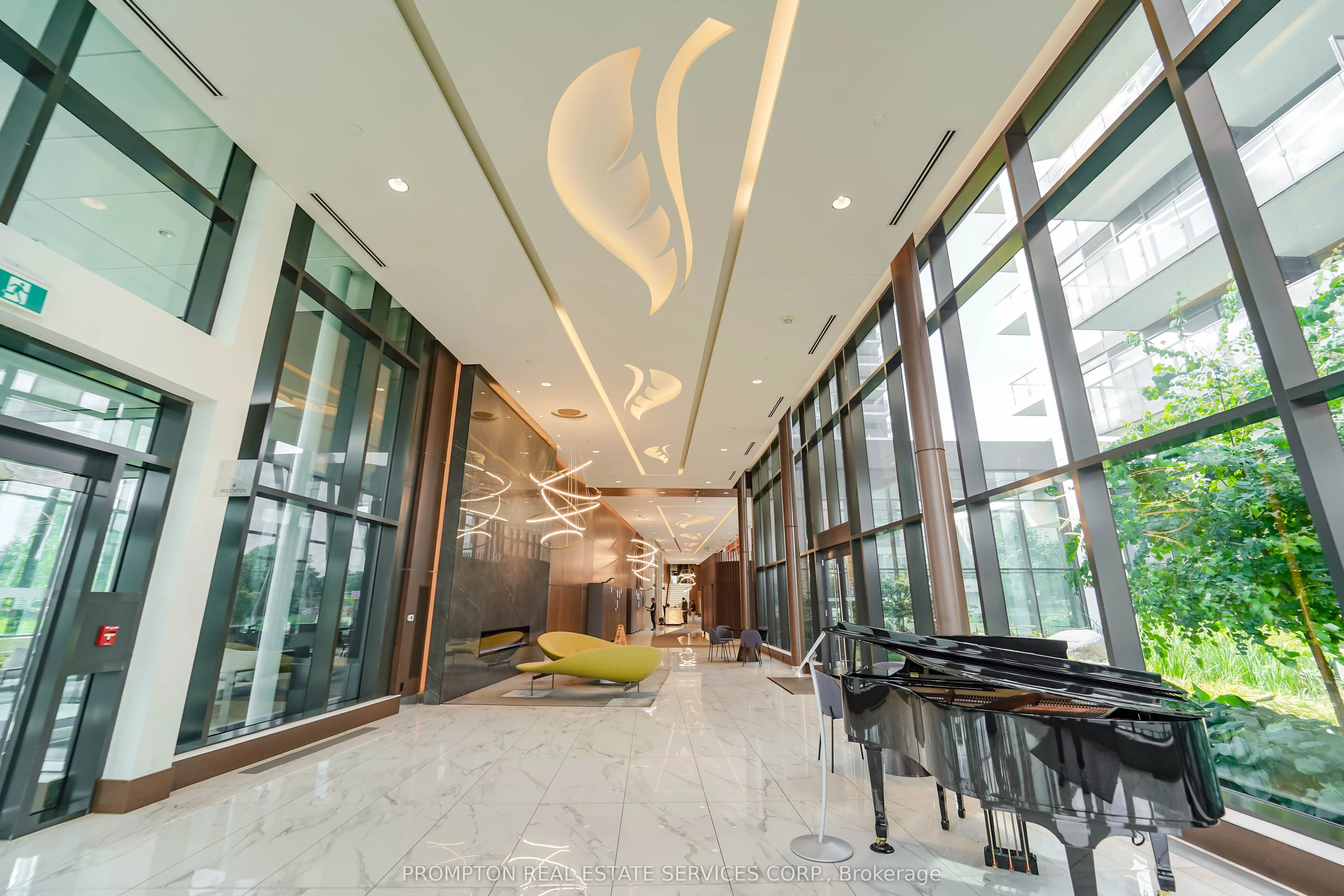 95 McMahon Drive, #PH4106