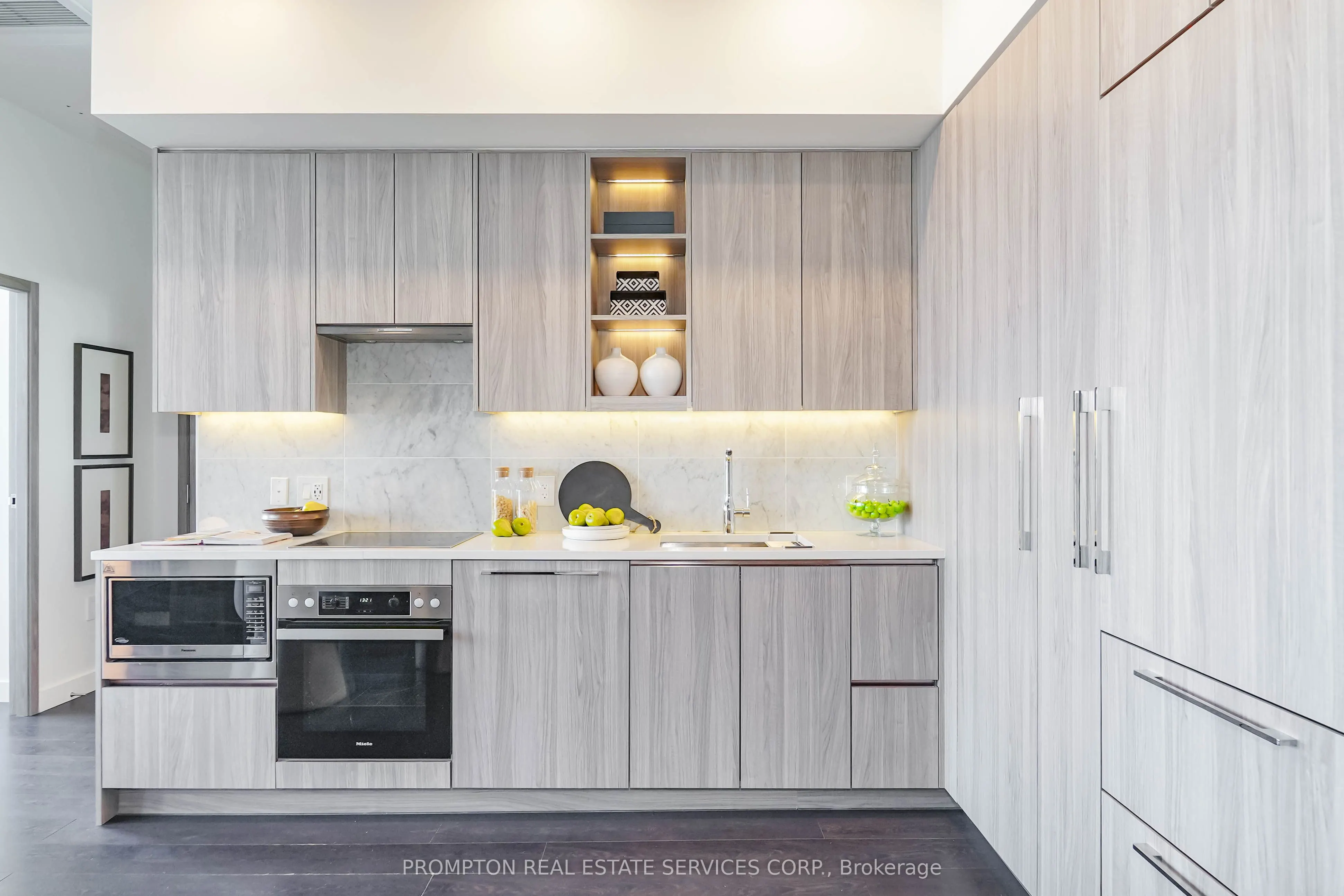 95 McMahon Drive, #PH4106