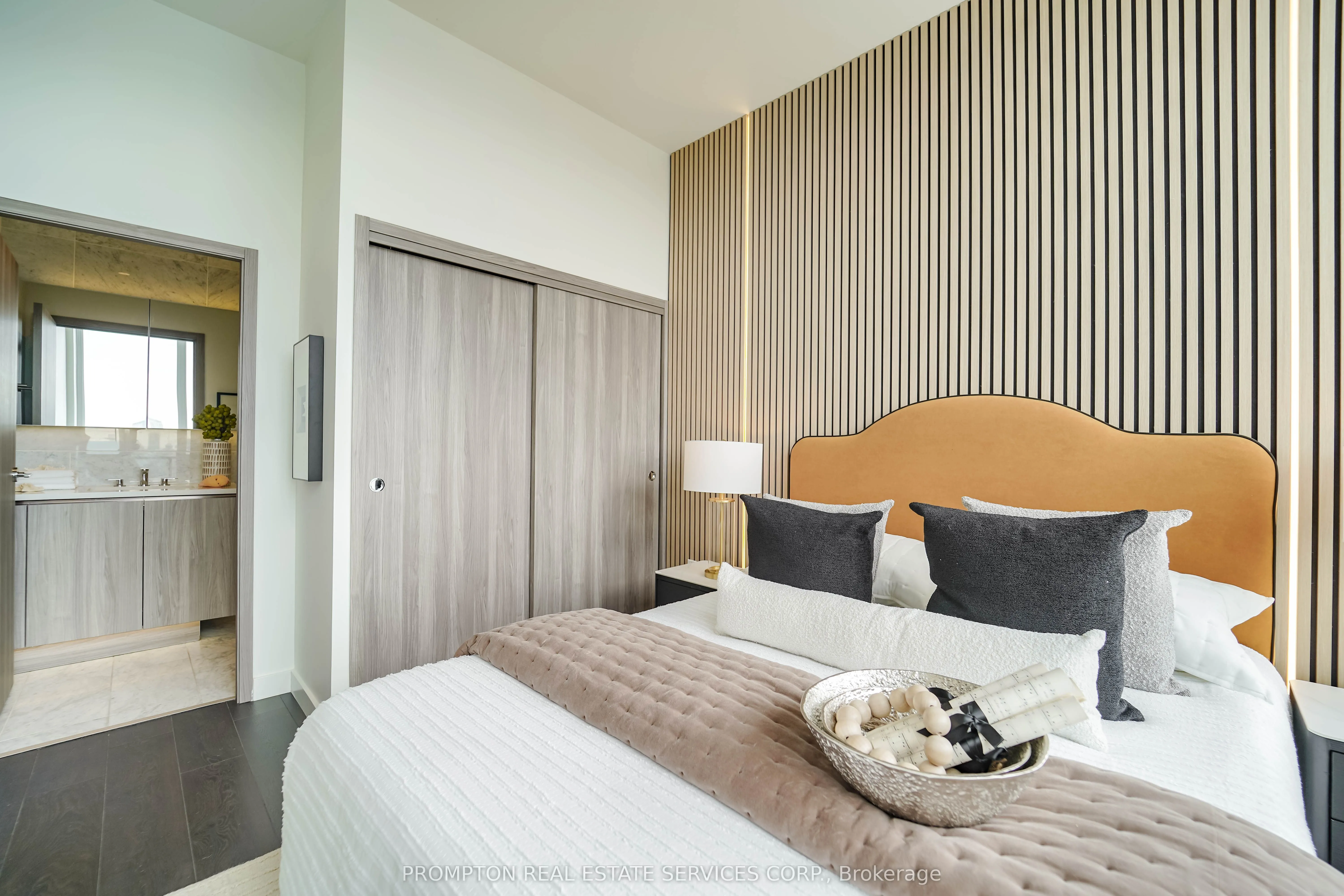 95 McMahon Drive, #PH4106