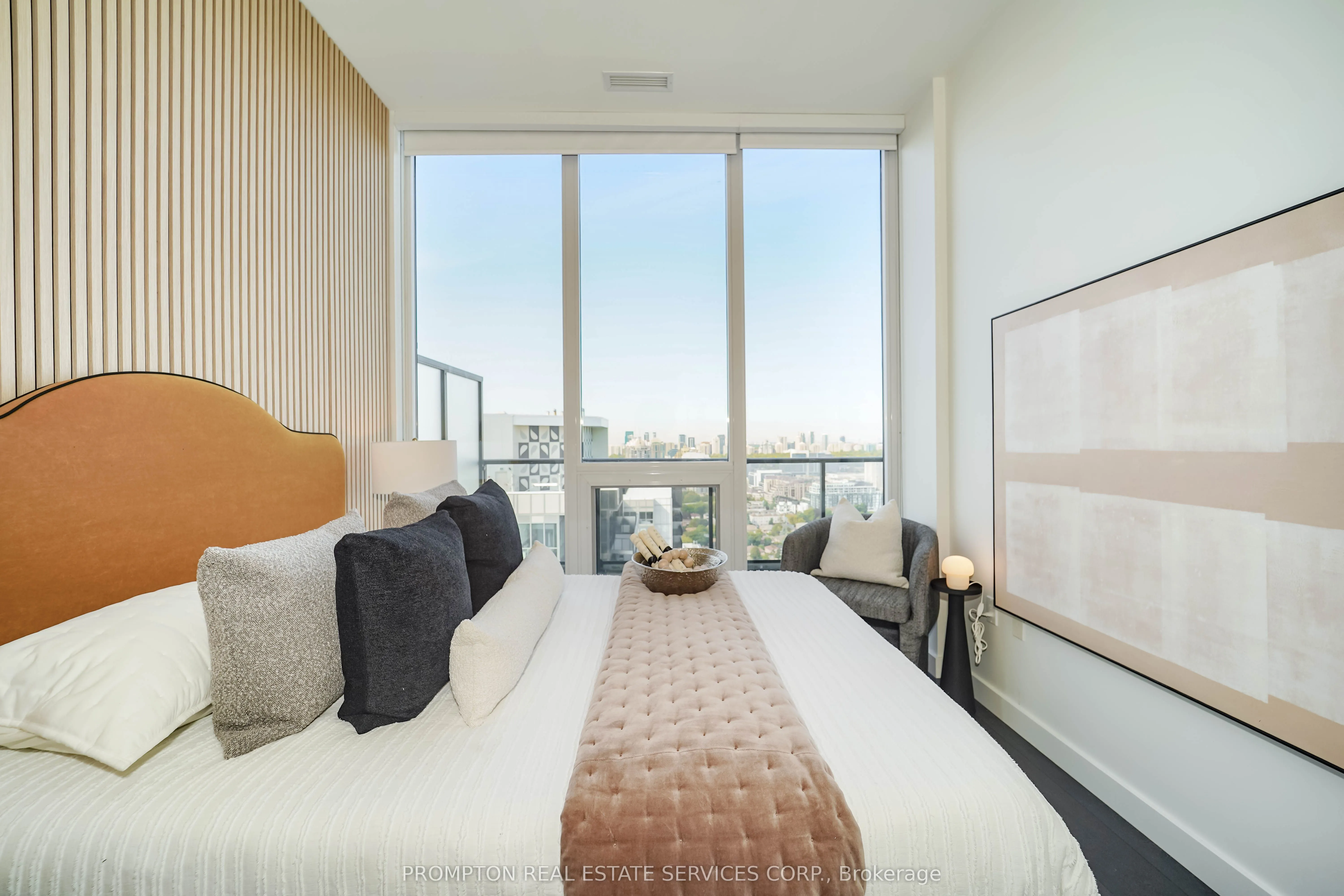 95 McMahon Drive, #PH4106