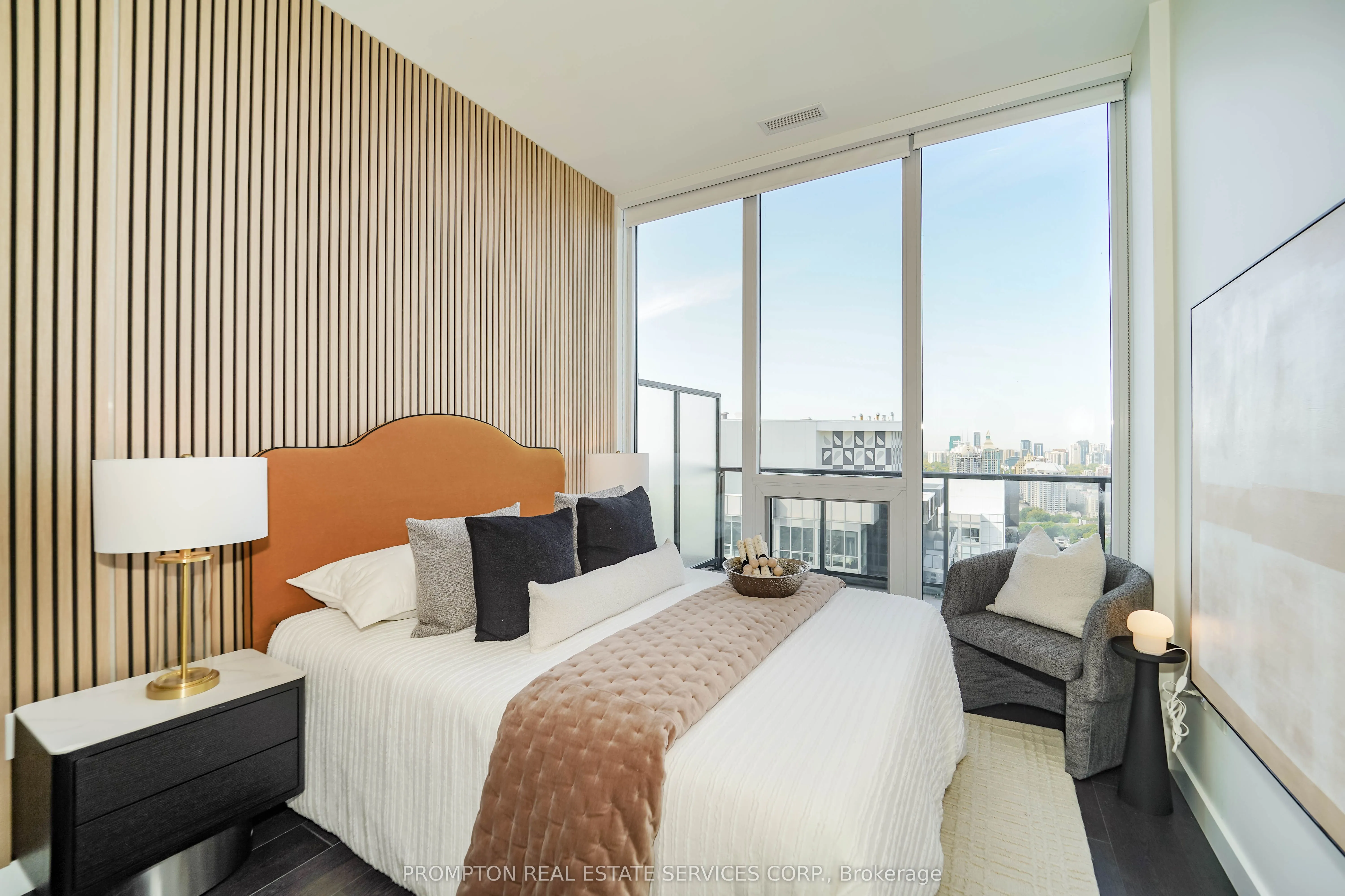 95 McMahon Drive, #PH4106