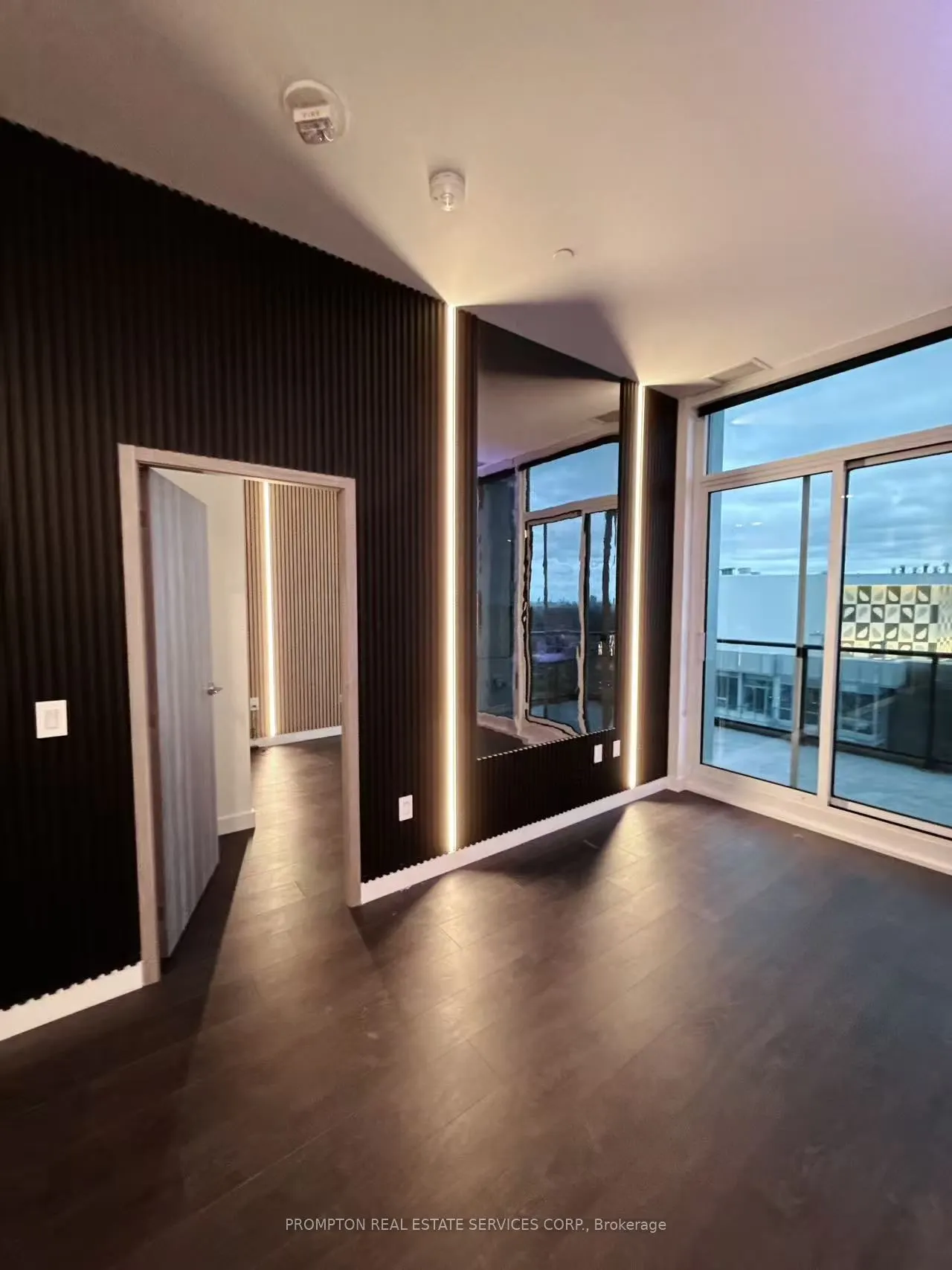 95 McMahon Drive, #PH4106