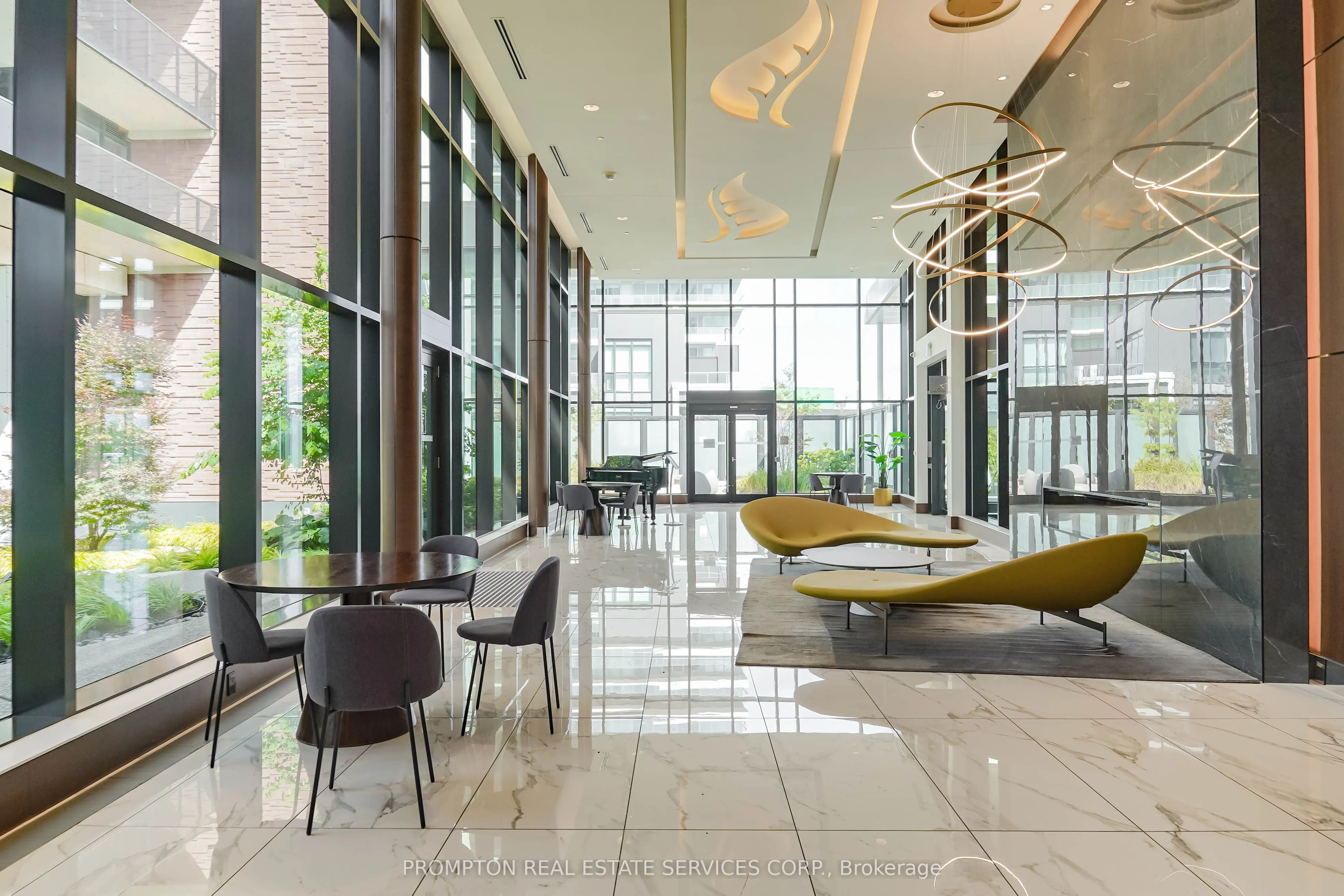 95 McMahon Drive, #PH4106