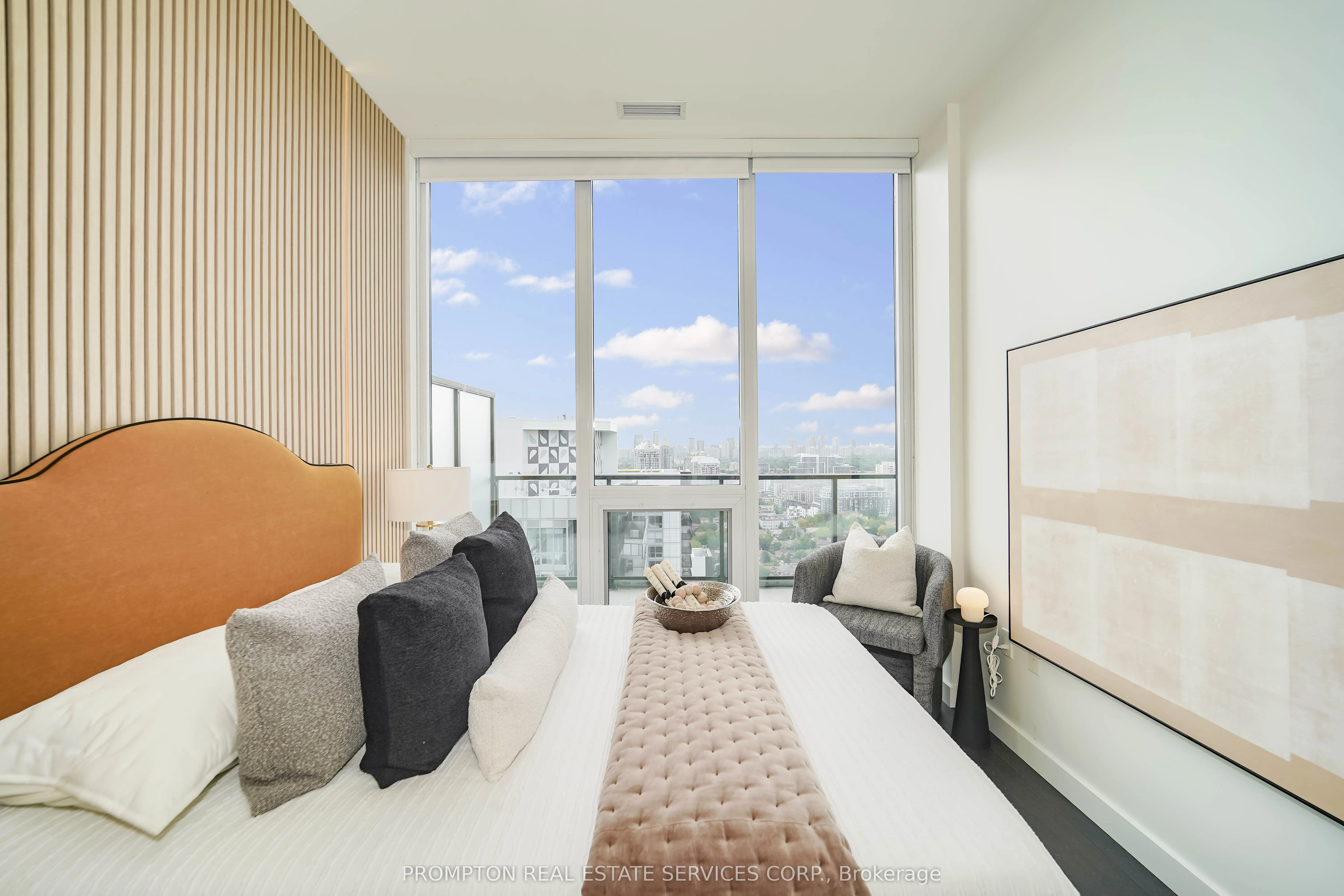 95 McMahon Drive, #PH4106