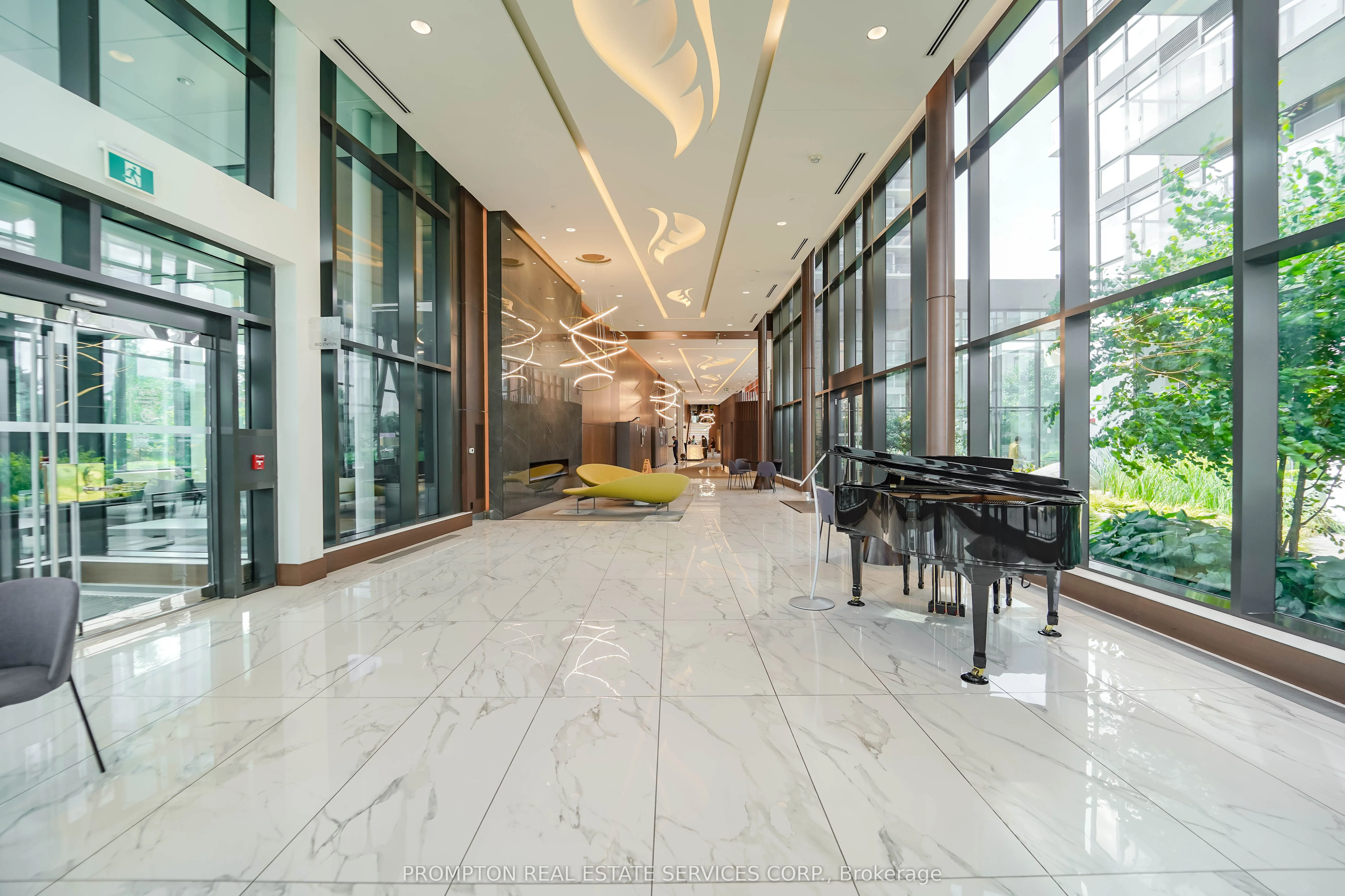 95 McMahon Drive, #PH4106