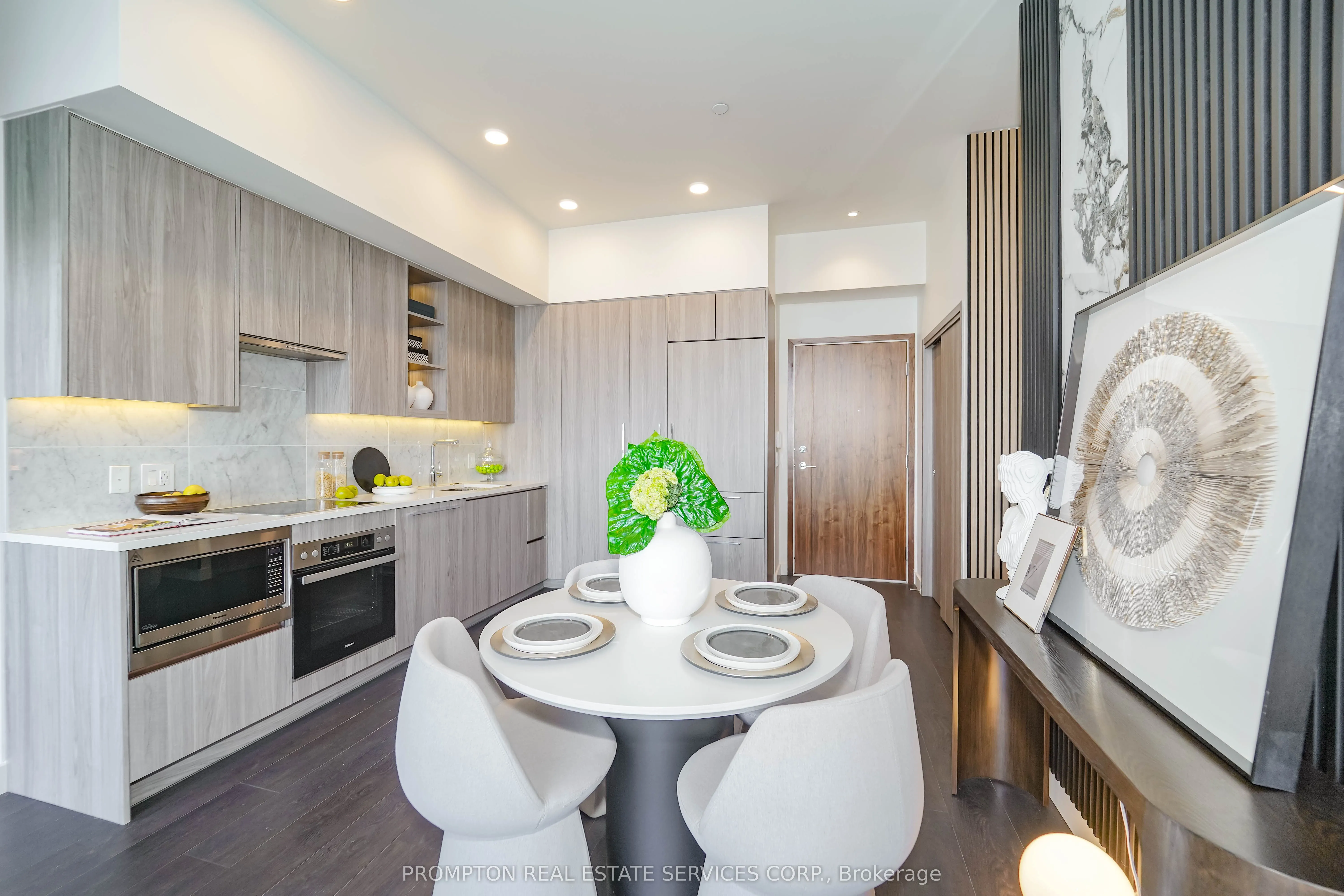 95 McMahon Drive, #PH4106