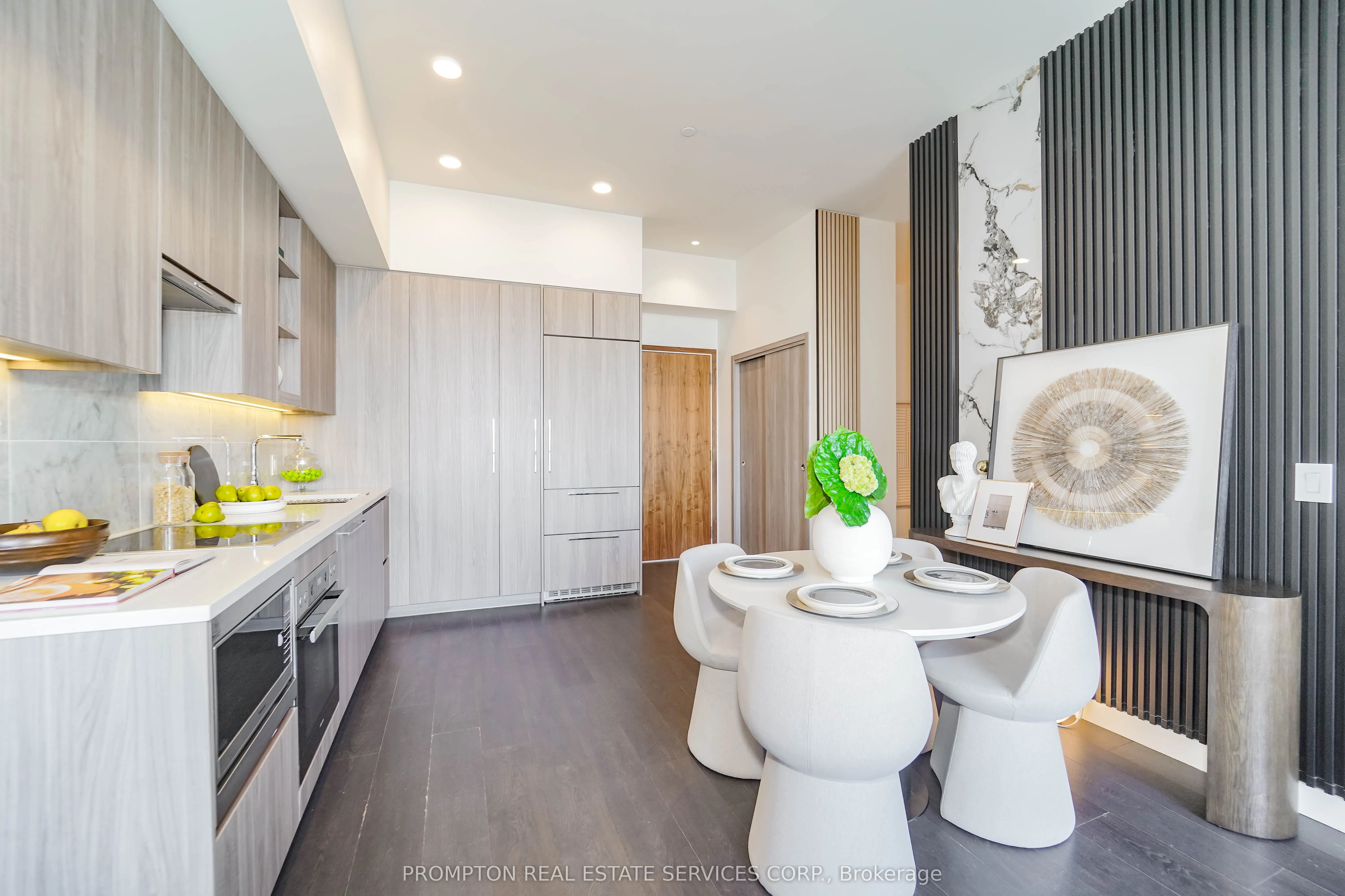 95 McMahon Drive, #PH4106