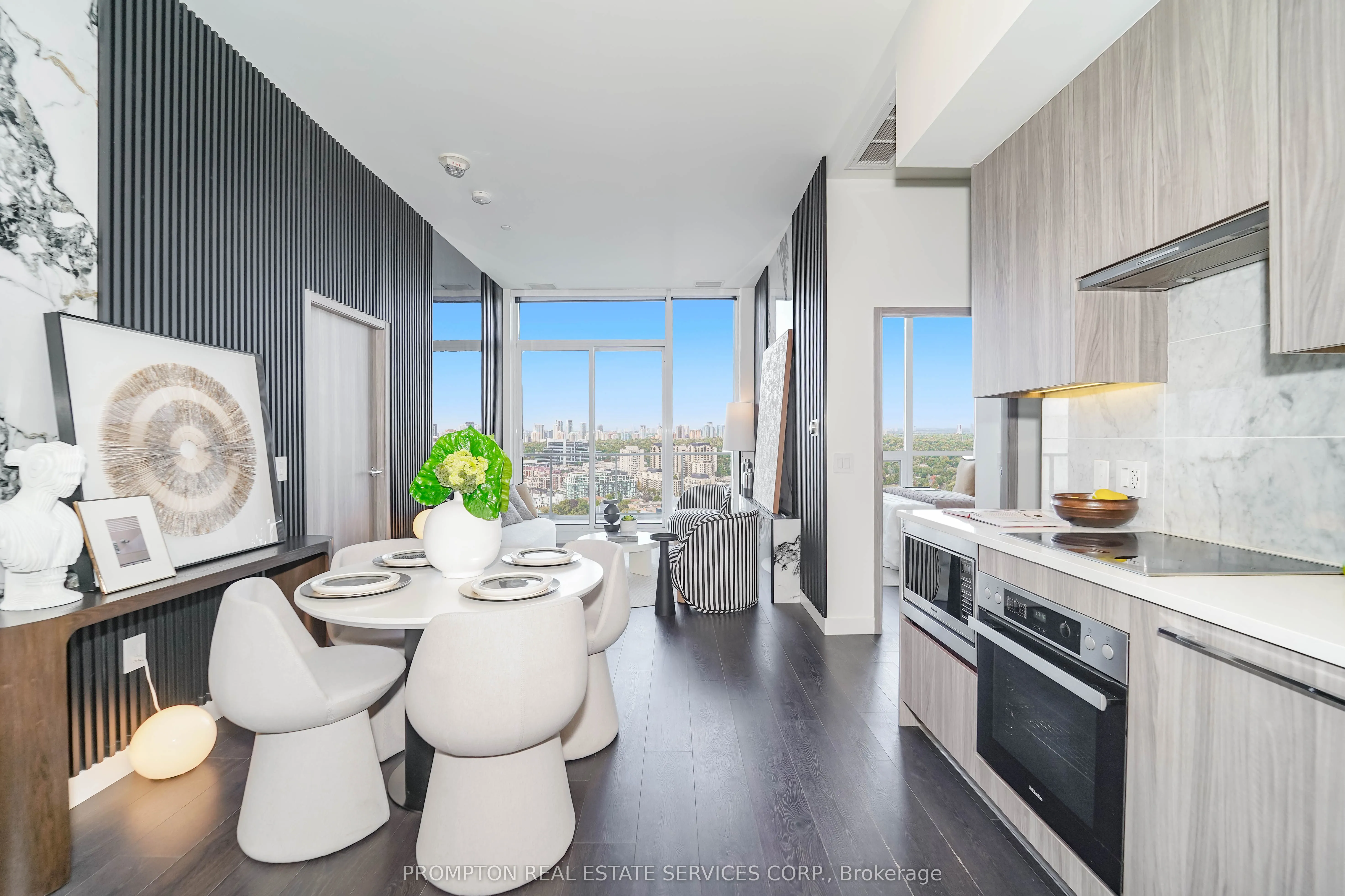 95 McMahon Drive, #PH4106